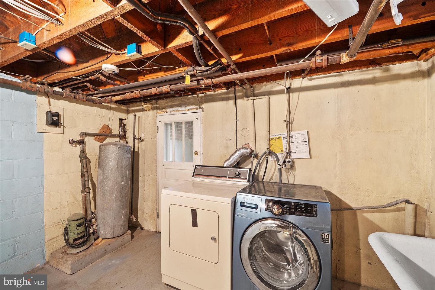 257 JEFFERSON ST, WINCHESTER, Virginia 22601, 3 Bedrooms Bedrooms, 10 Rooms Rooms,1 BathroomBathrooms,Residential,For sale,257 JEFFERSON ST,VAWI2008852 MLS # VAWI2008852