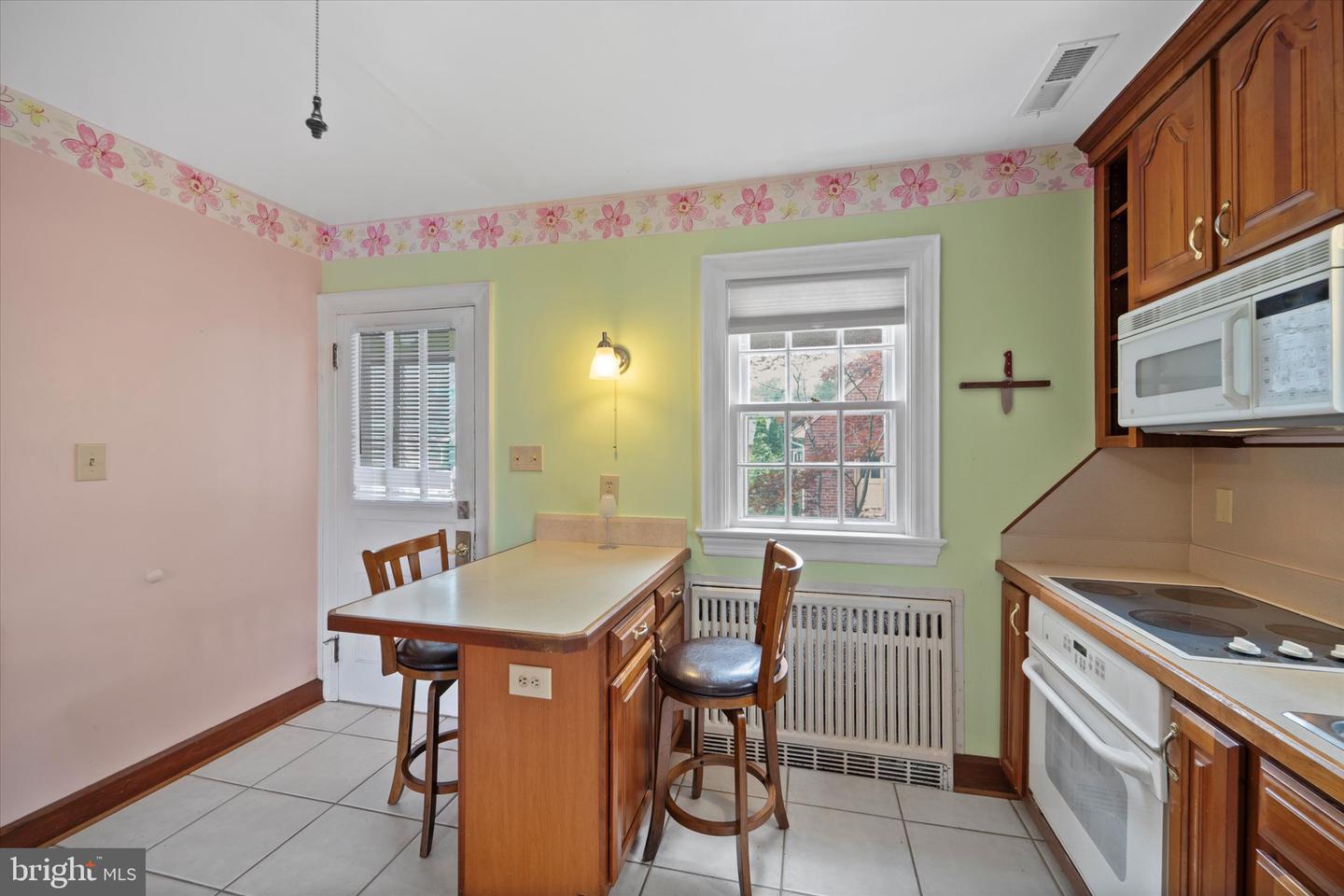 257 JEFFERSON ST, WINCHESTER, Virginia 22601, 3 Bedrooms Bedrooms, 10 Rooms Rooms,1 BathroomBathrooms,Residential,For sale,257 JEFFERSON ST,VAWI2008852 MLS # VAWI2008852