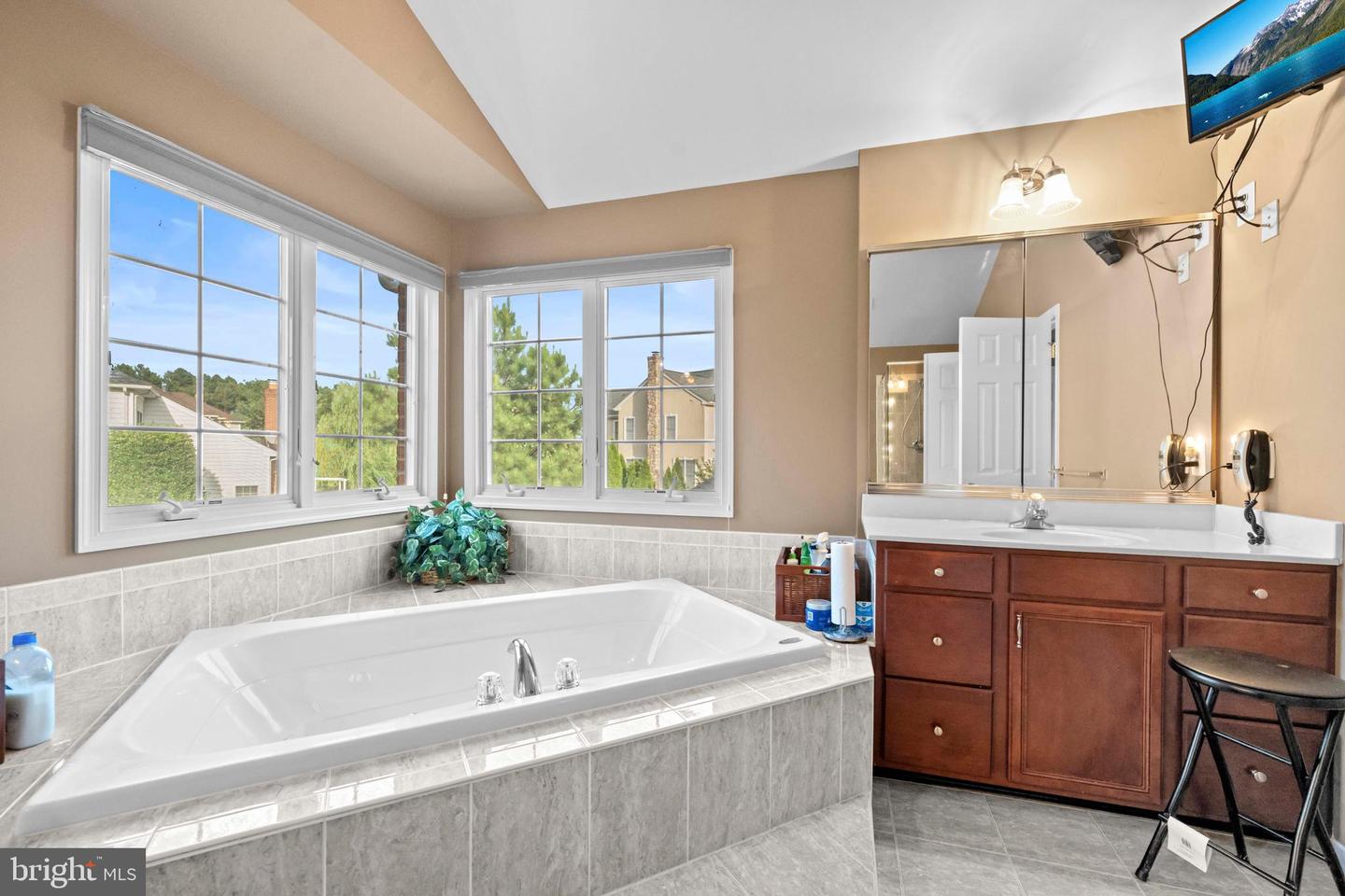 15061 DORAL PL, HAYMARKET, Virginia 20169, 4 Bedrooms Bedrooms, ,5 BathroomsBathrooms,Residential,For sale,15061 DORAL PL,VAPW2100984 MLS # VAPW2100984