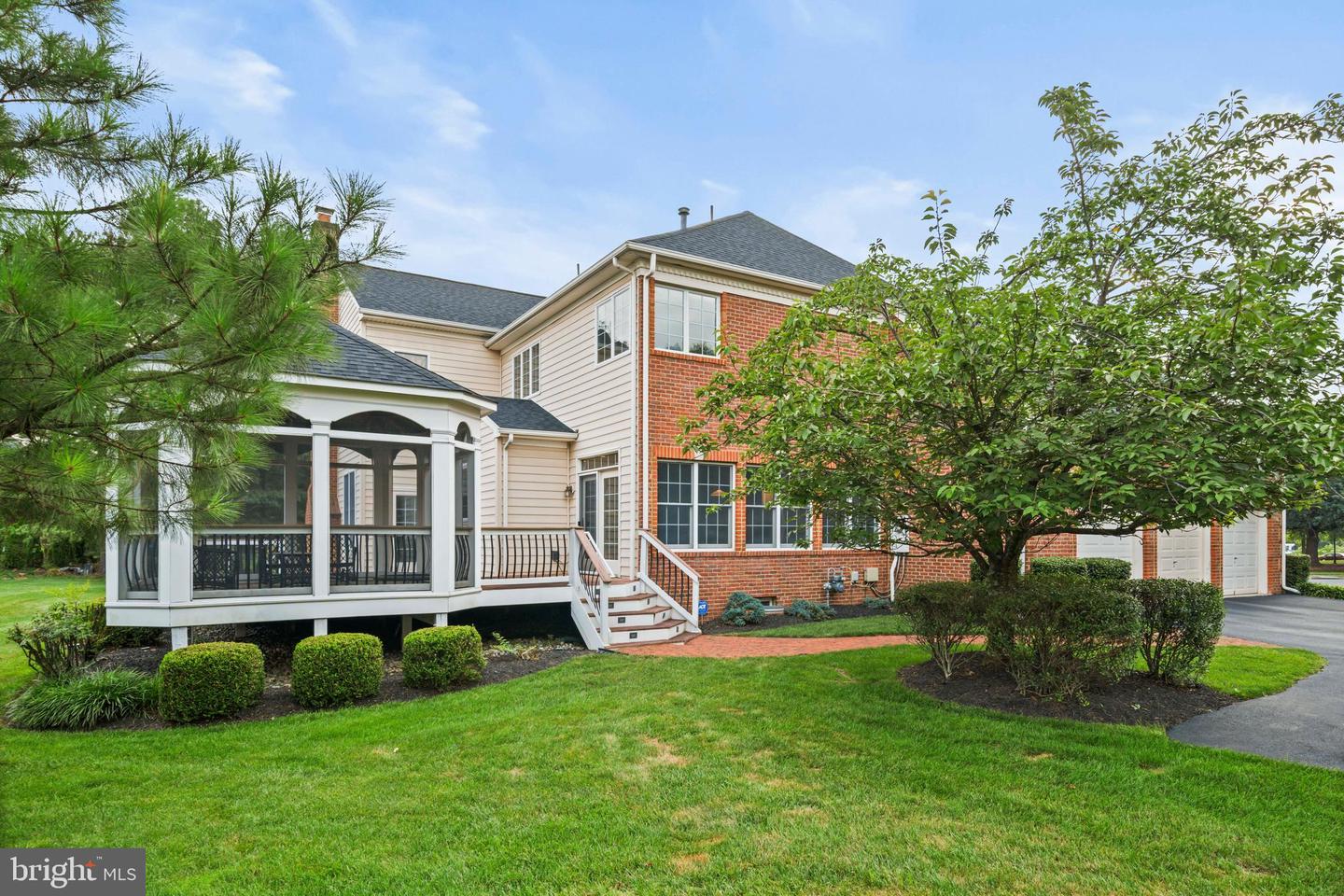 15061 DORAL PL, HAYMARKET, Virginia 20169, 4 Bedrooms Bedrooms, ,5 BathroomsBathrooms,Residential,For sale,15061 DORAL PL,VAPW2100984 MLS # VAPW2100984
