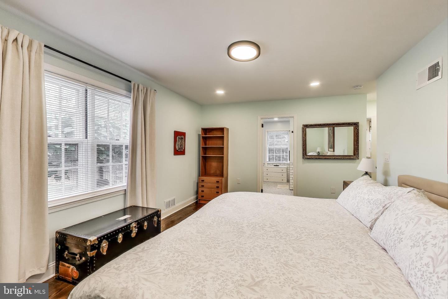 3100 N GLEBE RD, ARLINGTON, Virginia 22207, 7 Bedrooms Bedrooms, ,5 BathroomsBathrooms,Residential,For sale,3100 N GLEBE RD,VAAR2062030 MLS # VAAR2062030