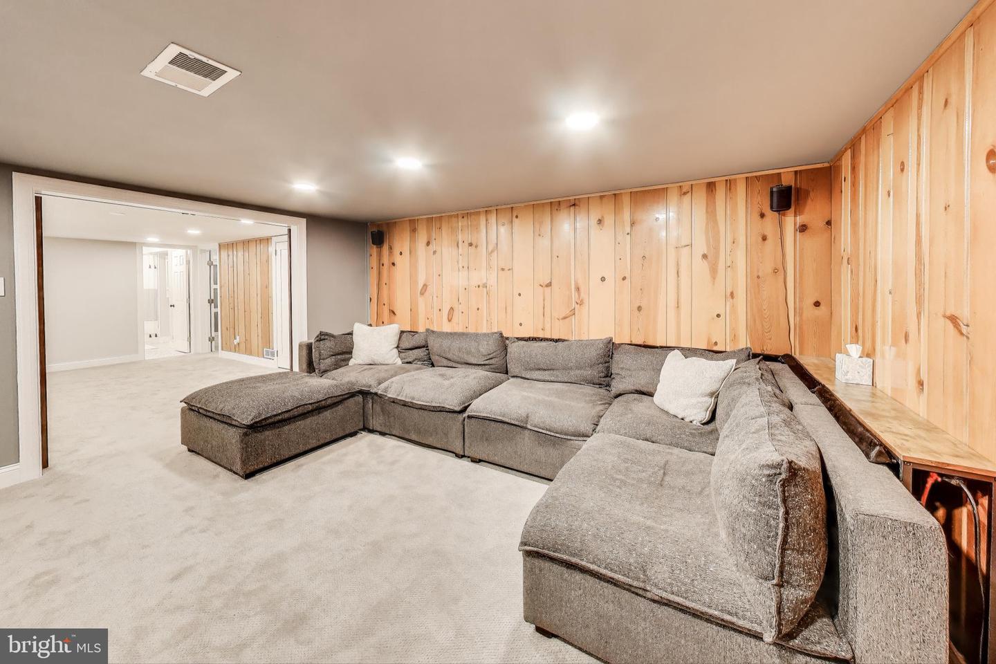 3100 N GLEBE RD, ARLINGTON, Virginia 22207, 7 Bedrooms Bedrooms, ,5 BathroomsBathrooms,Residential,For sale,3100 N GLEBE RD,VAAR2062030 MLS # VAAR2062030