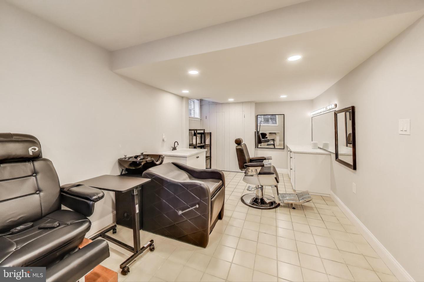 3100 N GLEBE RD, ARLINGTON, Virginia 22207, 7 Bedrooms Bedrooms, ,5 BathroomsBathrooms,Residential,For sale,3100 N GLEBE RD,VAAR2062030 MLS # VAAR2062030