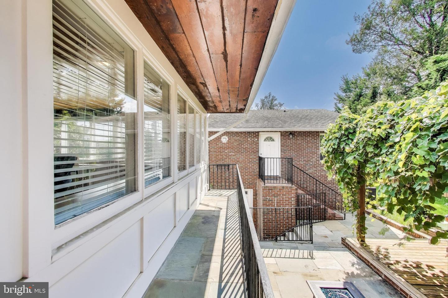 3100 N GLEBE RD, ARLINGTON, Virginia 22207, 7 Bedrooms Bedrooms, ,5 BathroomsBathrooms,Residential,For sale,3100 N GLEBE RD,VAAR2062030 MLS # VAAR2062030