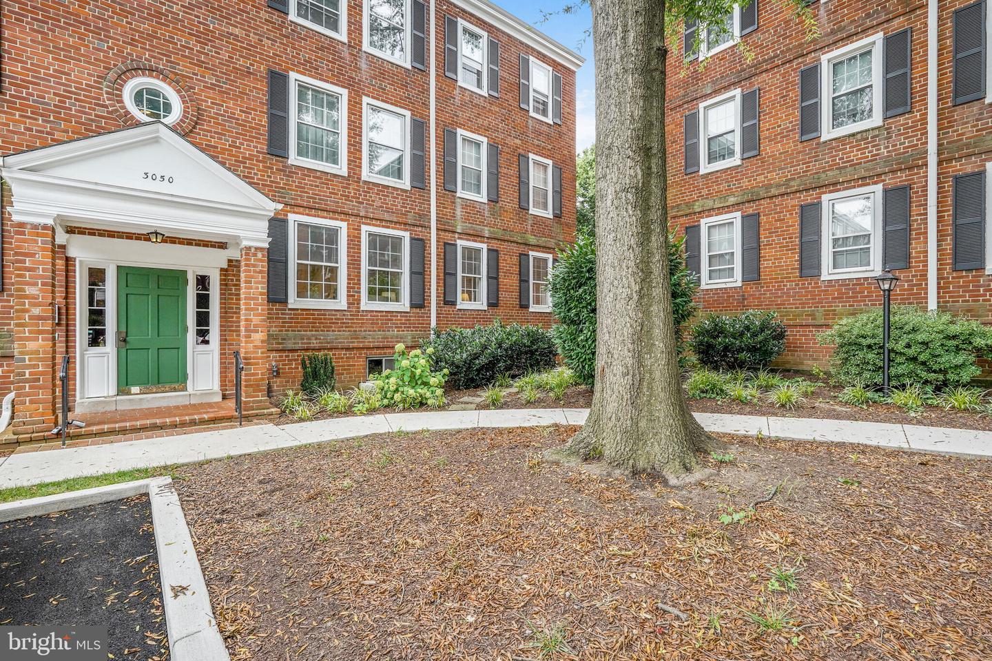 3050 S BUCHANAN ST S #A2, ARLINGTON, Virginia 22206, 1 Bedroom Bedrooms, ,2 BathroomsBathrooms,Residential,For sale,3050 S BUCHANAN ST S #A2,VAAR2062032 MLS # VAAR2062032 3050 S BUCHANAN ST S #A2, ARLINGTON, Virginia 22206, 1 Bedroom Bedrooms, ,2 BathroomsBathrooms,Residential,For sale,3050 S BUCHANAN ST S #A2,VAAR2062032 MLS # VAAR2062032