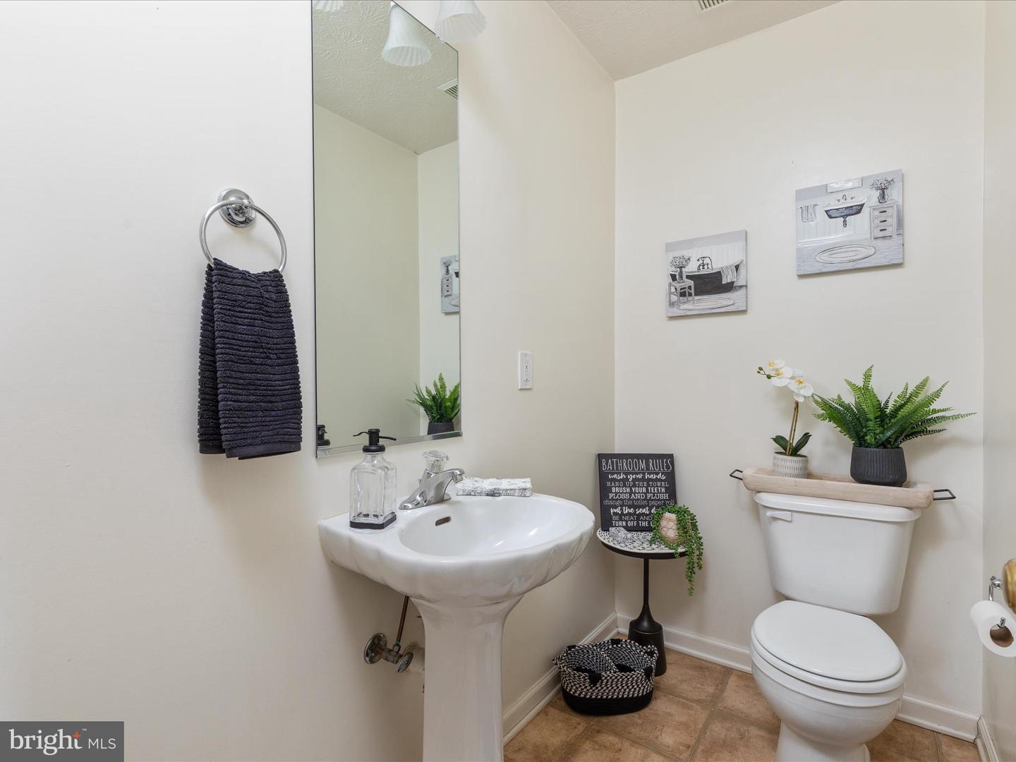 104 SEABREEZE LN, WINCHESTER, Virginia 22602, 3 Bedrooms Bedrooms, ,1 BathroomBathrooms,Residential,For sale,104 SEABREEZE LN,VAFV2035962 MLS # VAFV2035962