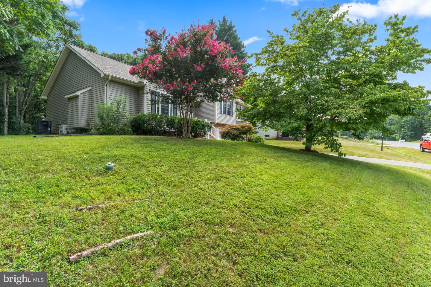 8 FALLING WATER CT, FREDERICKSBURG, Virginia 22405, 3 Bedrooms Bedrooms, ,2 BathroomsBathrooms,Residential,For sale,8 FALLING WATER CT,VAST2041648 MLS # VAST2041648