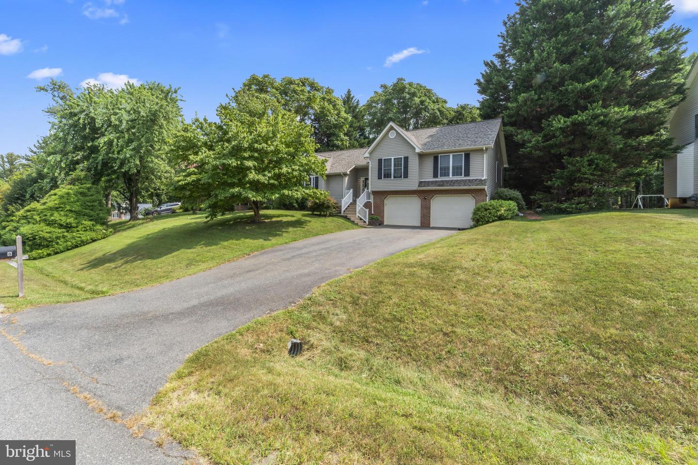 8 FALLING WATER CT, FREDERICKSBURG, Virginia 22405, 3 Bedrooms Bedrooms, ,2 BathroomsBathrooms,Residential,For sale,8 FALLING WATER CT,VAST2041648 MLS # VAST2041648