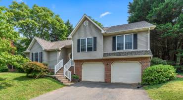 8 FALLING WATER CT, FREDERICKSBURG, Virginia 22405, 3 Bedrooms Bedrooms, ,2 BathroomsBathrooms,Residential,For sale,8 FALLING WATER CT,VAST2041648 MLS # VAST2041648