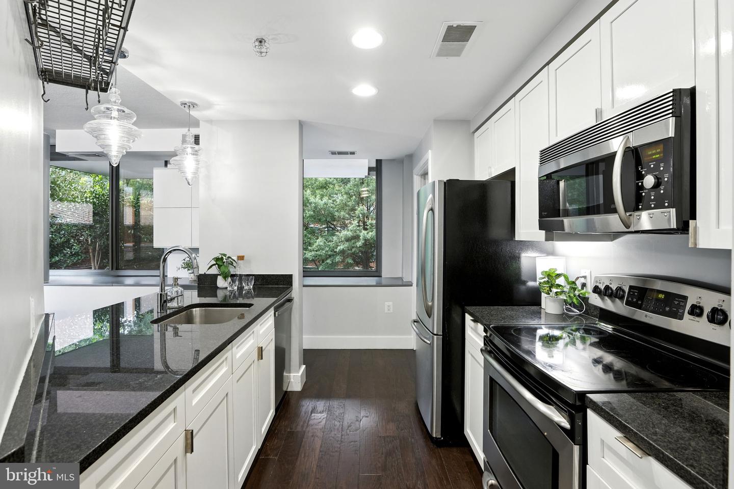 2001 15TH ST N #111, ARLINGTON, Virginia 22201, 2 Bedrooms Bedrooms, ,2 BathroomsBathrooms,Residential,For sale,2001 15TH ST N #111,VAAR2062038 MLS # VAAR2062038 2001 15TH ST N #111, ARLINGTON, Virginia 22201, 2 Bedrooms Bedrooms, ,2 BathroomsBathrooms,Residential,For sale,2001 15TH ST N #111,VAAR2062038 MLS # VAAR2062038