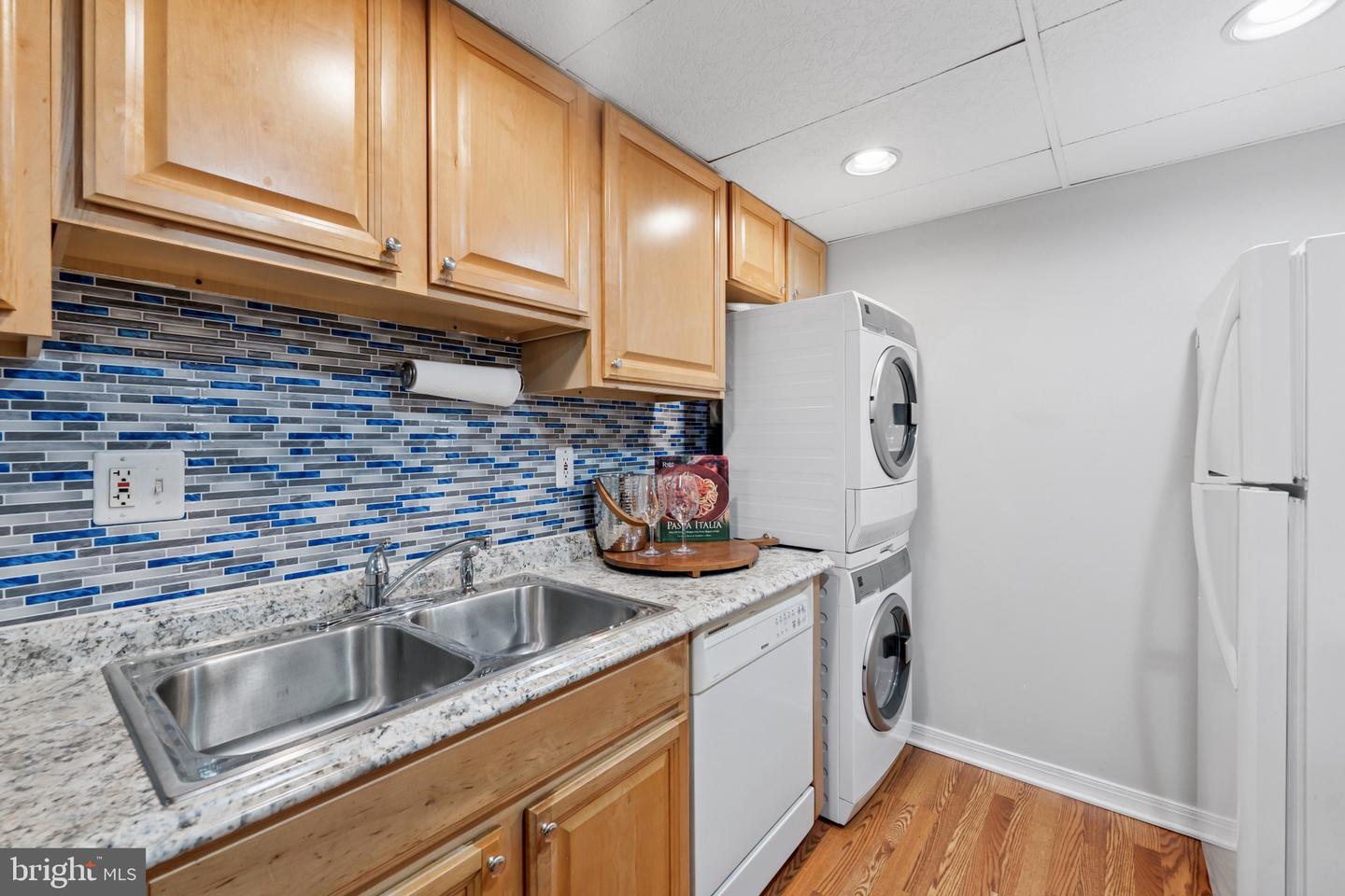 5911 EDSALL RD #403, ALEXANDRIA, Virginia 22304, 2 Bedrooms Bedrooms, ,2 BathroomsBathrooms,Residential,For sale,5911 EDSALL RD #403,VAAX2048370 MLS # VAAX2048370