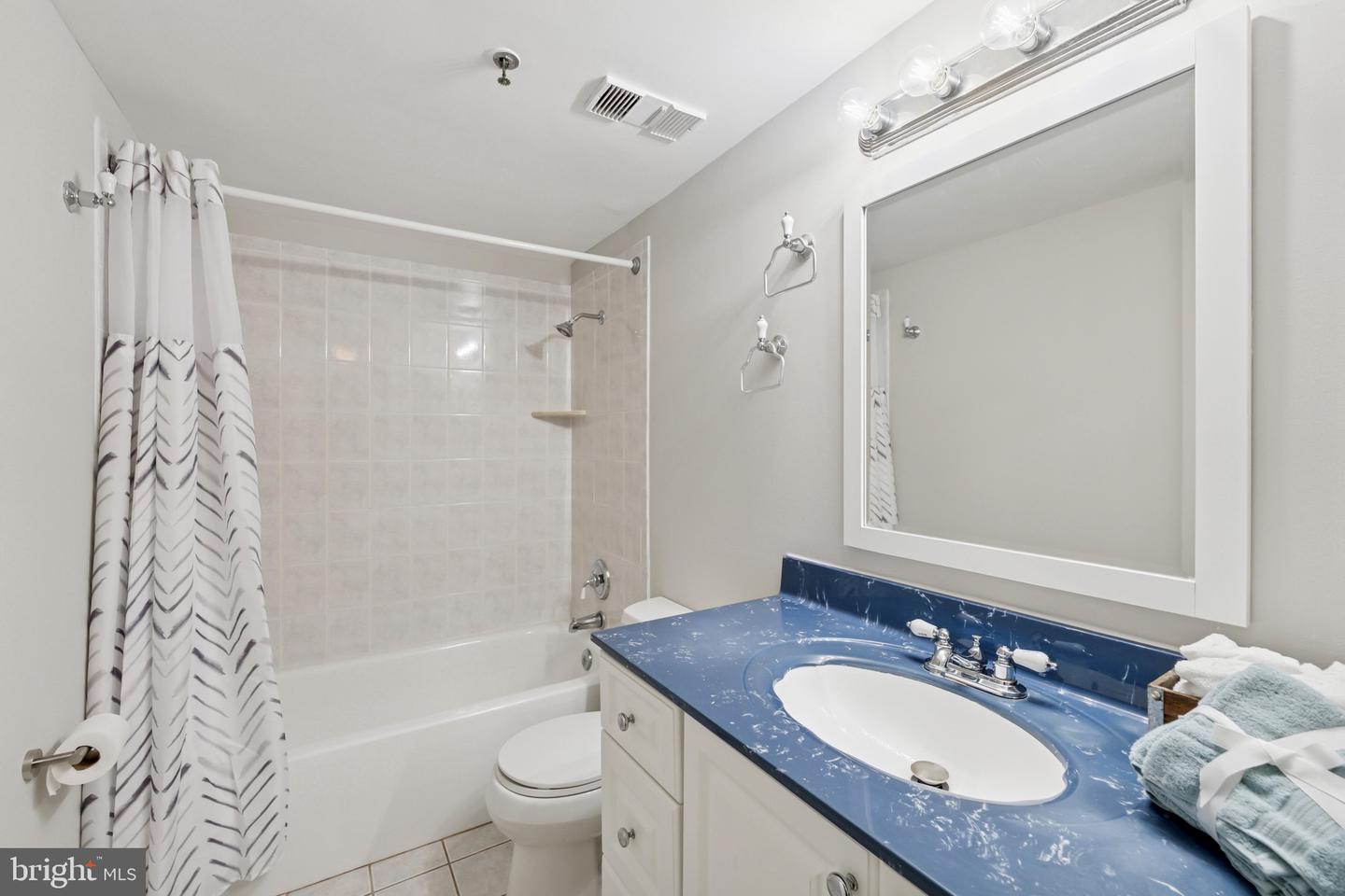 5911 EDSALL RD #403, ALEXANDRIA, Virginia 22304, 2 Bedrooms Bedrooms, ,2 BathroomsBathrooms,Residential,For sale,5911 EDSALL RD #403,VAAX2048370 MLS # VAAX2048370