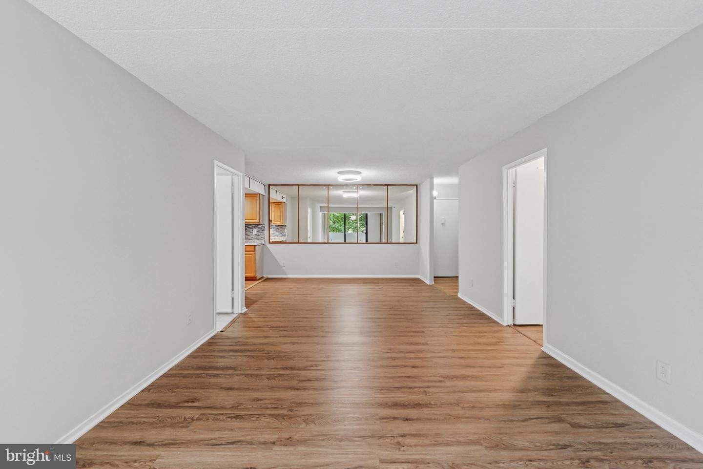5911 EDSALL RD #403, ALEXANDRIA, Virginia 22304, 2 Bedrooms Bedrooms, ,2 BathroomsBathrooms,Residential,For sale,5911 EDSALL RD #403,VAAX2048370 MLS # VAAX2048370