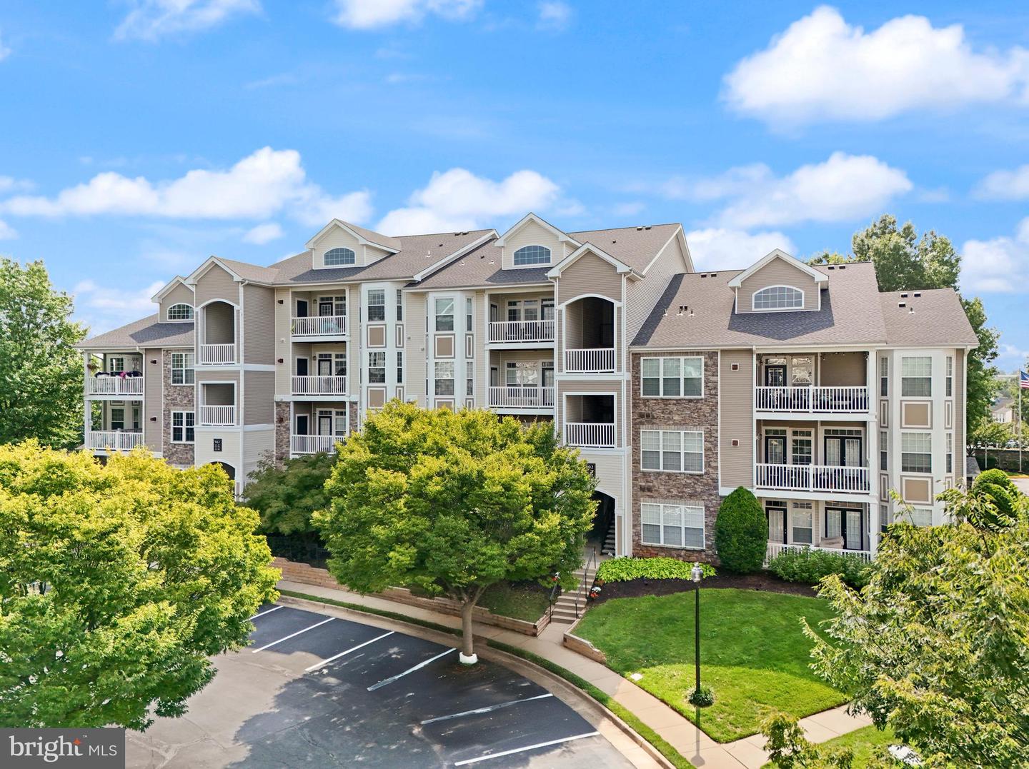 502 SUNSET VIEW TER SE #107, LEESBURG, Virginia 20175, 1 Bedroom Bedrooms, 6 Rooms Rooms,1 BathroomBathrooms,Residential,For sale,502 SUNSET VIEW TER SE #107,VALO2104218 MLS # VALO2104218