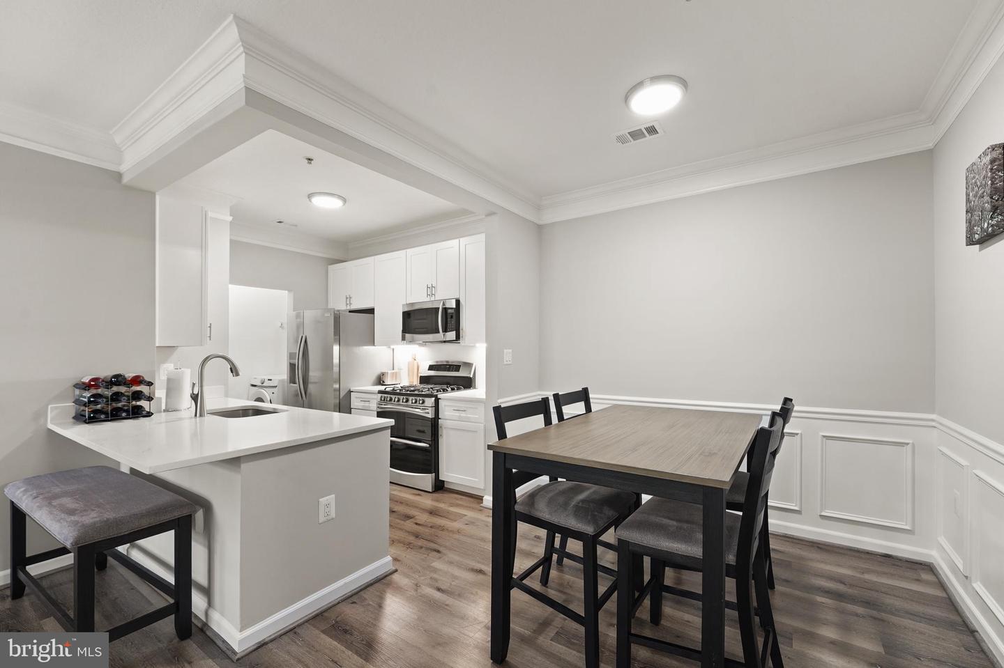 502 SUNSET VIEW TER SE #107, LEESBURG, Virginia 20175, 1 Bedroom Bedrooms, 6 Rooms Rooms,1 BathroomBathrooms,Residential,For sale,502 SUNSET VIEW TER SE #107,VALO2104218 MLS # VALO2104218