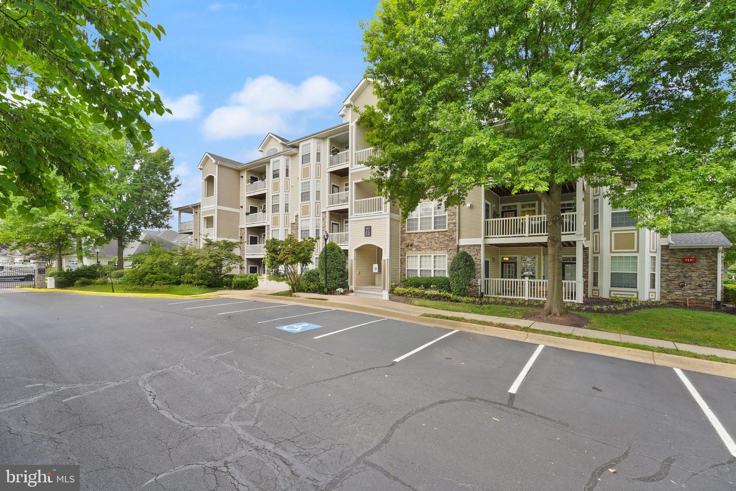 502 SUNSET VIEW TER SE #107, LEESBURG, Virginia 20175, 1 Bedroom Bedrooms, 6 Rooms Rooms,1 BathroomBathrooms,Residential,For sale,502 SUNSET VIEW TER SE #107,VALO2104218 MLS # VALO2104218