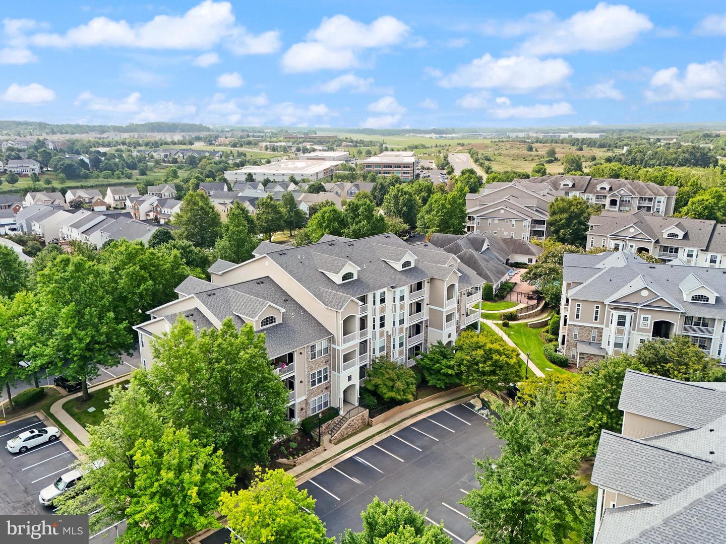 502 SUNSET VIEW TER SE #107, LEESBURG, Virginia 20175, 1 Bedroom Bedrooms, 6 Rooms Rooms,1 BathroomBathrooms,Residential,For sale,502 SUNSET VIEW TER SE #107,VALO2104218 MLS # VALO2104218