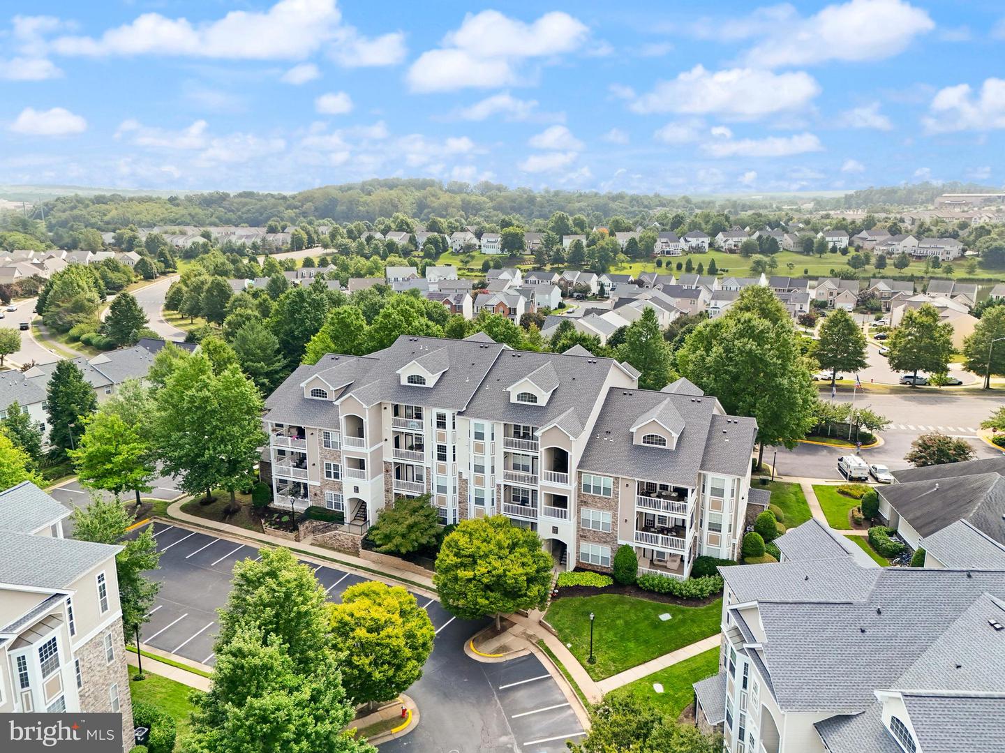 502 SUNSET VIEW TER SE #107, LEESBURG, Virginia 20175, 1 Bedroom Bedrooms, 6 Rooms Rooms,1 BathroomBathrooms,Residential,For sale,502 SUNSET VIEW TER SE #107,VALO2104218 MLS # VALO2104218
