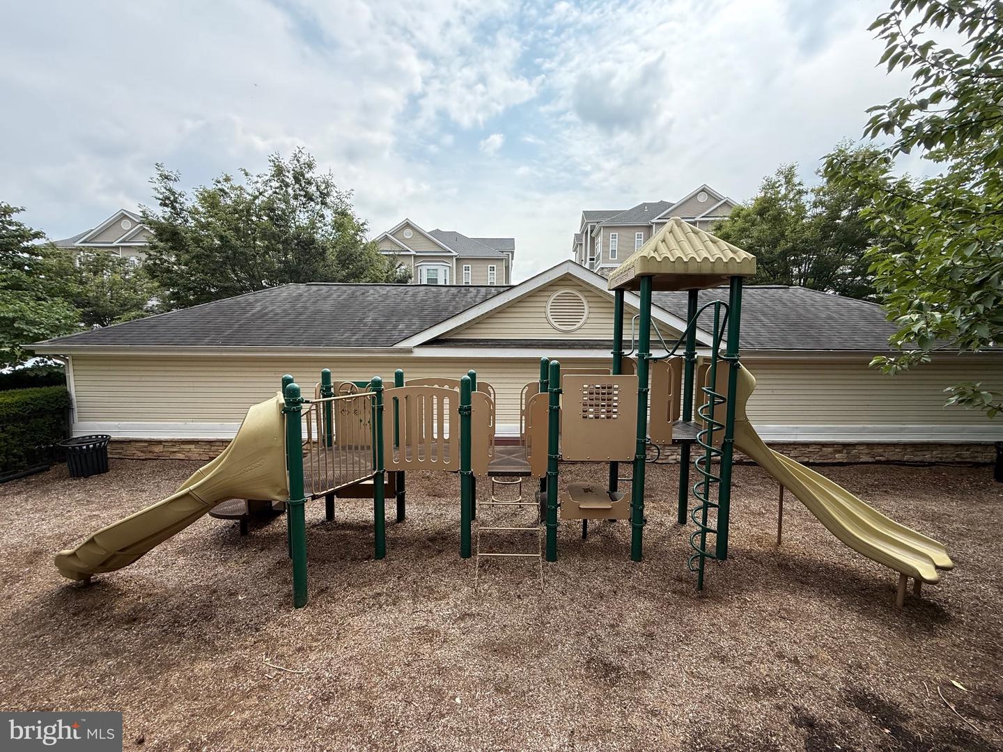 502 SUNSET VIEW TER SE #107, LEESBURG, Virginia 20175, 1 Bedroom Bedrooms, 6 Rooms Rooms,1 BathroomBathrooms,Residential,For sale,502 SUNSET VIEW TER SE #107,VALO2104218 MLS # VALO2104218