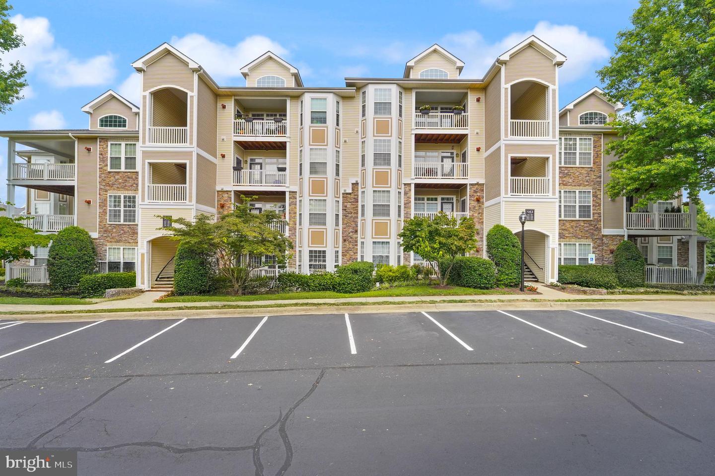 502 SUNSET VIEW TER SE #107, LEESBURG, Virginia 20175, 1 Bedroom Bedrooms, 6 Rooms Rooms,1 BathroomBathrooms,Residential,For sale,502 SUNSET VIEW TER SE #107,VALO2104218 MLS # VALO2104218