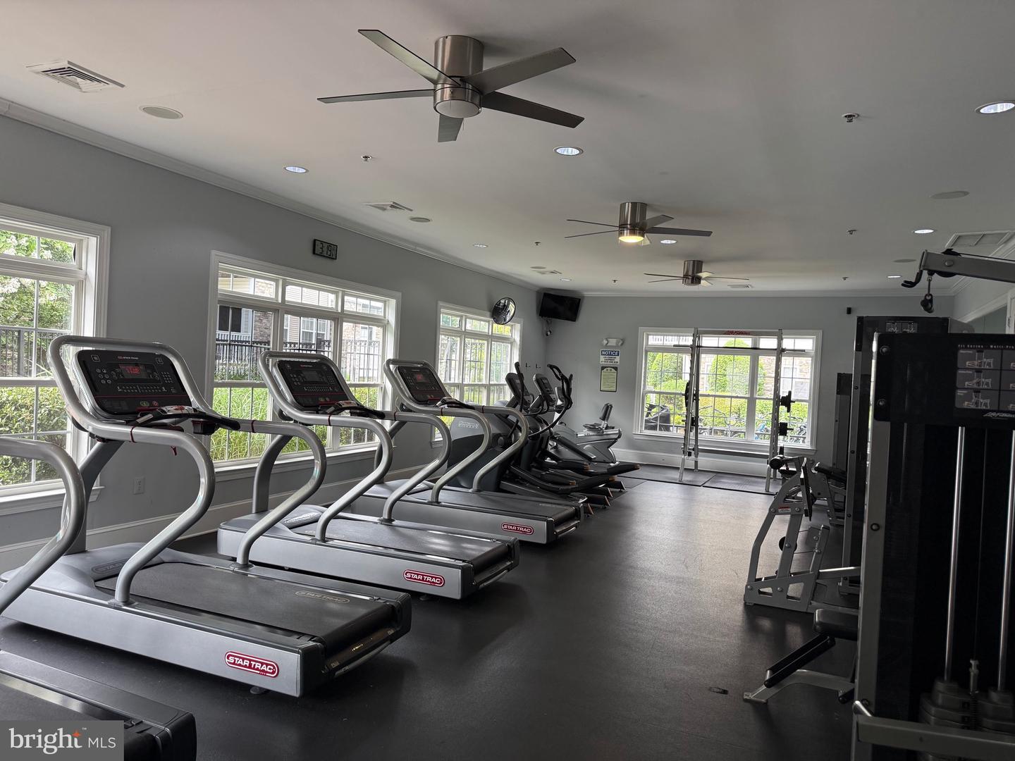 502 SUNSET VIEW TER SE #107, LEESBURG, Virginia 20175, 1 Bedroom Bedrooms, 6 Rooms Rooms,1 BathroomBathrooms,Residential,For sale,502 SUNSET VIEW TER SE #107,VALO2104218 MLS # VALO2104218