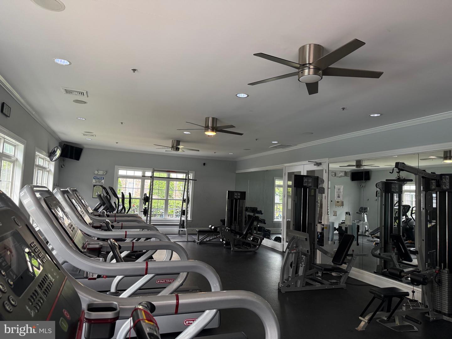 502 SUNSET VIEW TER SE #107, LEESBURG, Virginia 20175, 1 Bedroom Bedrooms, 6 Rooms Rooms,1 BathroomBathrooms,Residential,For sale,502 SUNSET VIEW TER SE #107,VALO2104218 MLS # VALO2104218
