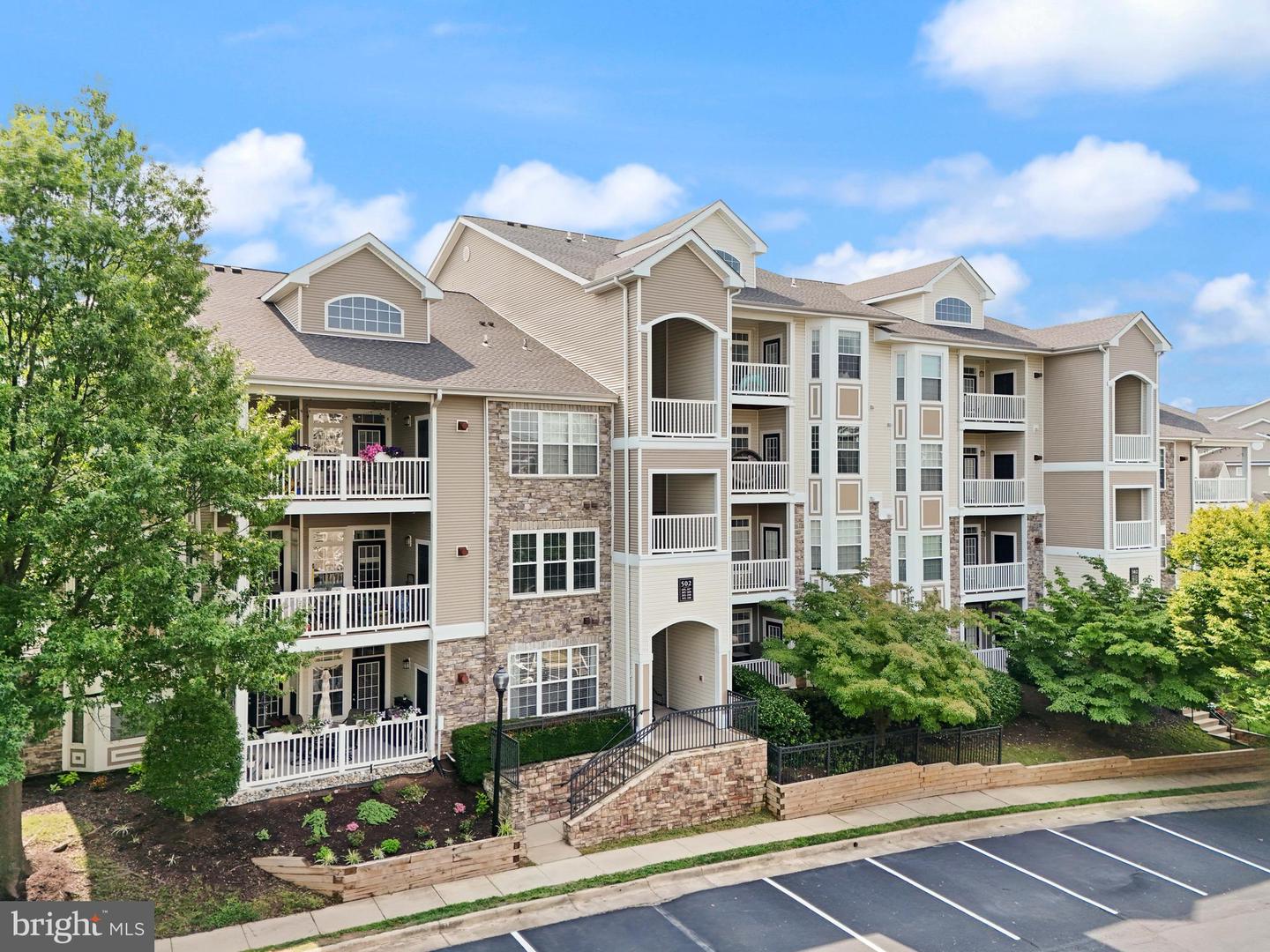 502 SUNSET VIEW TER SE #107, LEESBURG, Virginia 20175, 1 Bedroom Bedrooms, 6 Rooms Rooms,1 BathroomBathrooms,Residential,For sale,502 SUNSET VIEW TER SE #107,VALO2104218 MLS # VALO2104218