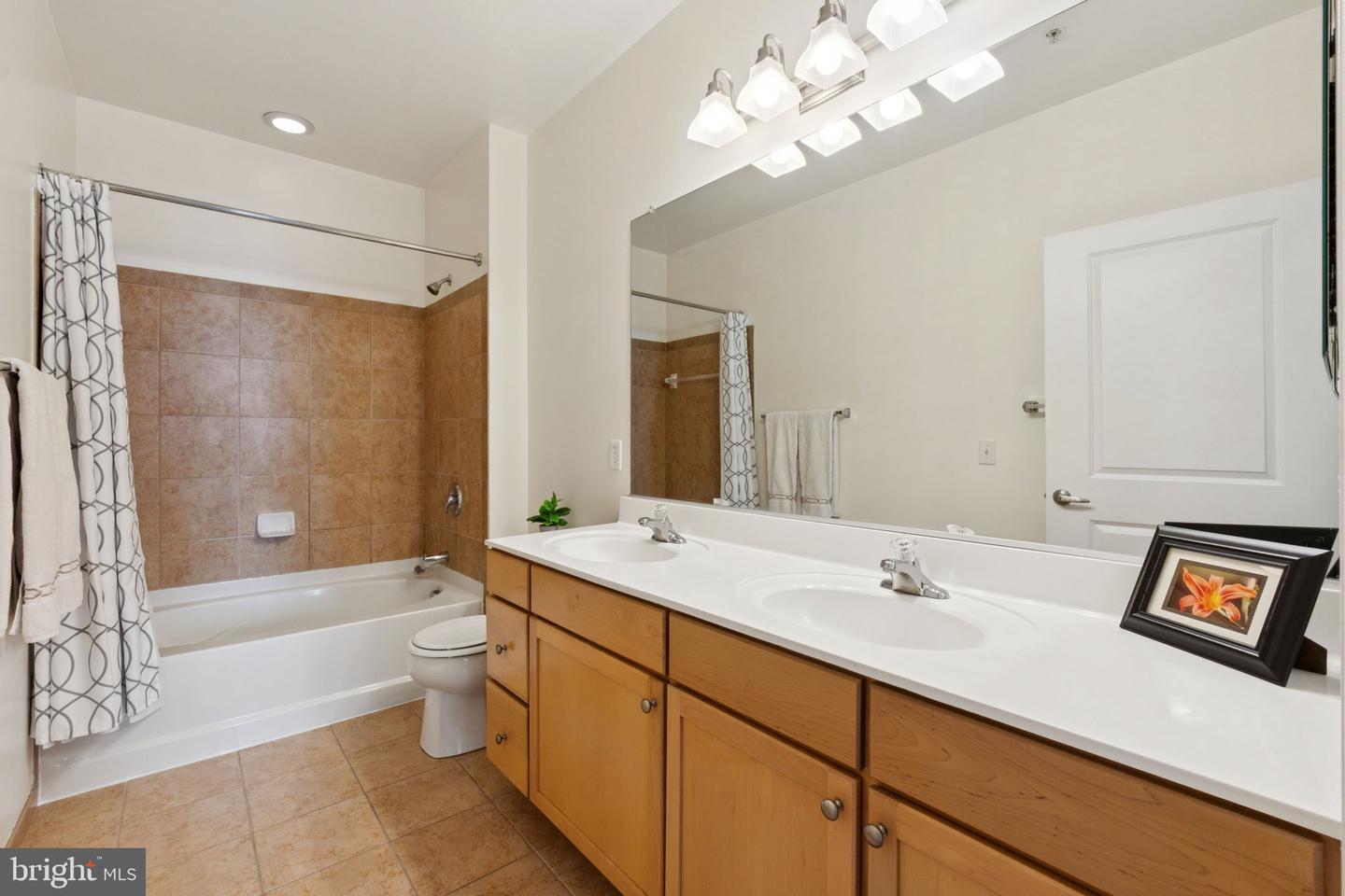 1391 PENNSYLVANIA AVE SE #352, WASHINGTON, District Of Columbia 20003, 2 Bedrooms Bedrooms, ,2 BathroomsBathrooms,Residential,For sale,1391 PENNSYLVANIA AVE SE #352,DCDC2214438 MLS # DCDC2214438