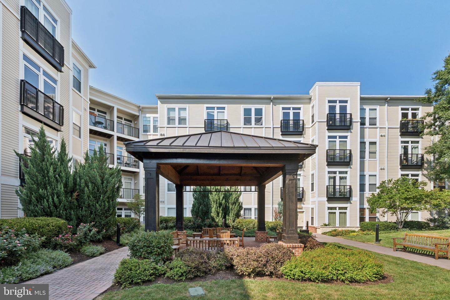 1391 PENNSYLVANIA AVE SE #352, WASHINGTON, District Of Columbia 20003, 2 Bedrooms Bedrooms, ,2 BathroomsBathrooms,Residential,For sale,1391 PENNSYLVANIA AVE SE #352,DCDC2214438 MLS # DCDC2214438