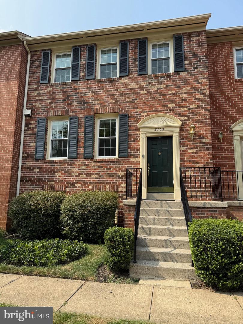 3102 BRADFORD WOOD CT, OAKTON, Virginia 22124, 4 Bedrooms Bedrooms, 12 Rooms Rooms,4 BathroomsBathrooms,Residential,For sale,3102 BRADFORD WOOD CT,VAFX2260278 MLS # VAFX2260278