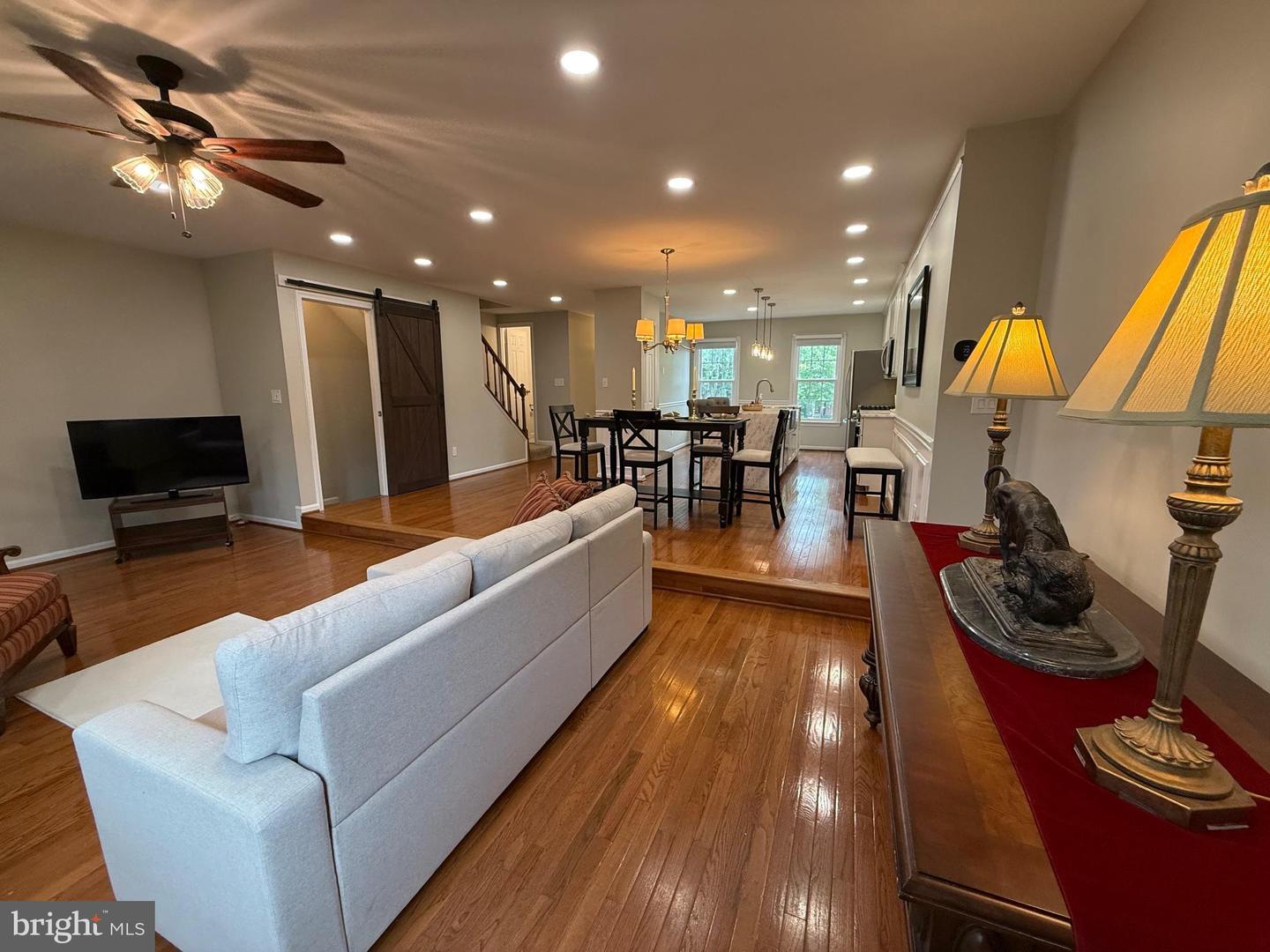 3102 BRADFORD WOOD CT, OAKTON, Virginia 22124, 4 Bedrooms Bedrooms, 12 Rooms Rooms,4 BathroomsBathrooms,Residential,For sale,3102 BRADFORD WOOD CT,VAFX2260278 MLS # VAFX2260278
