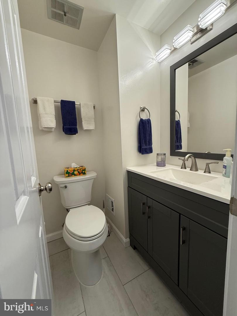 3102 BRADFORD WOOD CT, OAKTON, Virginia 22124, 4 Bedrooms Bedrooms, 12 Rooms Rooms,4 BathroomsBathrooms,Residential,For sale,3102 BRADFORD WOOD CT,VAFX2260278 MLS # VAFX2260278
