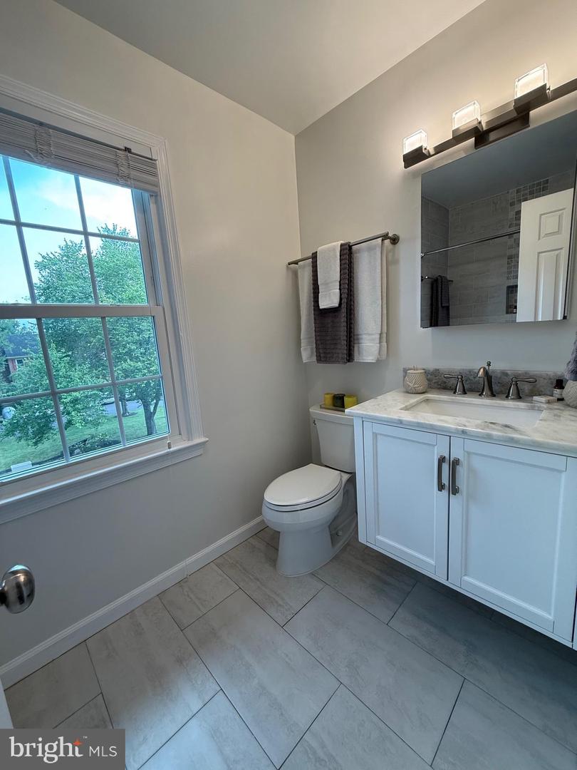 3102 BRADFORD WOOD CT, OAKTON, Virginia 22124, 4 Bedrooms Bedrooms, 12 Rooms Rooms,4 BathroomsBathrooms,Residential,For sale,3102 BRADFORD WOOD CT,VAFX2260278 MLS # VAFX2260278