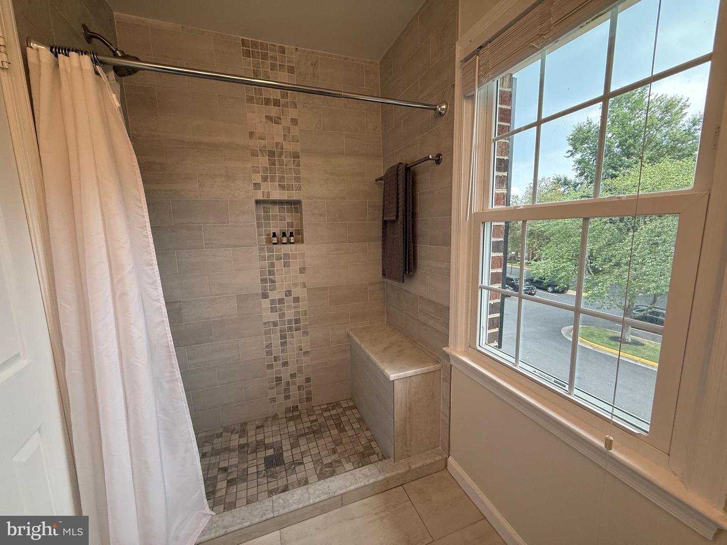 3102 BRADFORD WOOD CT, OAKTON, Virginia 22124, 4 Bedrooms Bedrooms, 12 Rooms Rooms,4 BathroomsBathrooms,Residential,For sale,3102 BRADFORD WOOD CT,VAFX2260278 MLS # VAFX2260278