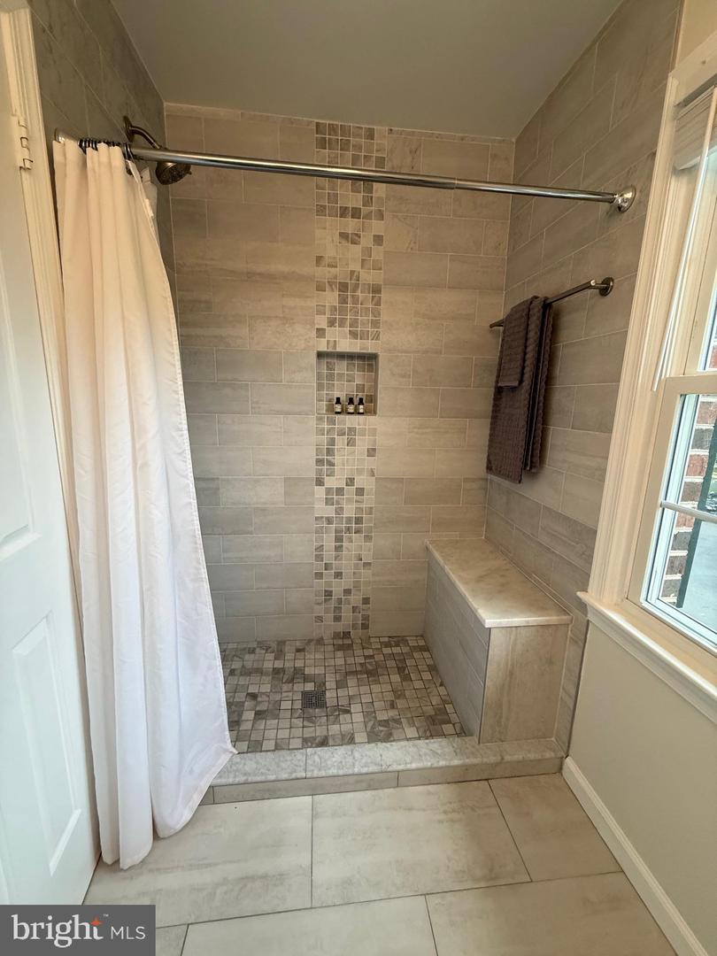 3102 BRADFORD WOOD CT, OAKTON, Virginia 22124, 4 Bedrooms Bedrooms, 12 Rooms Rooms,4 BathroomsBathrooms,Residential,For sale,3102 BRADFORD WOOD CT,VAFX2260278 MLS # VAFX2260278