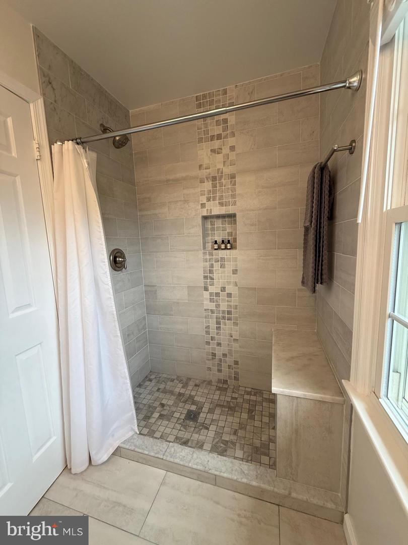 3102 BRADFORD WOOD CT, OAKTON, Virginia 22124, 4 Bedrooms Bedrooms, 12 Rooms Rooms,4 BathroomsBathrooms,Residential,For sale,3102 BRADFORD WOOD CT,VAFX2260278 MLS # VAFX2260278
