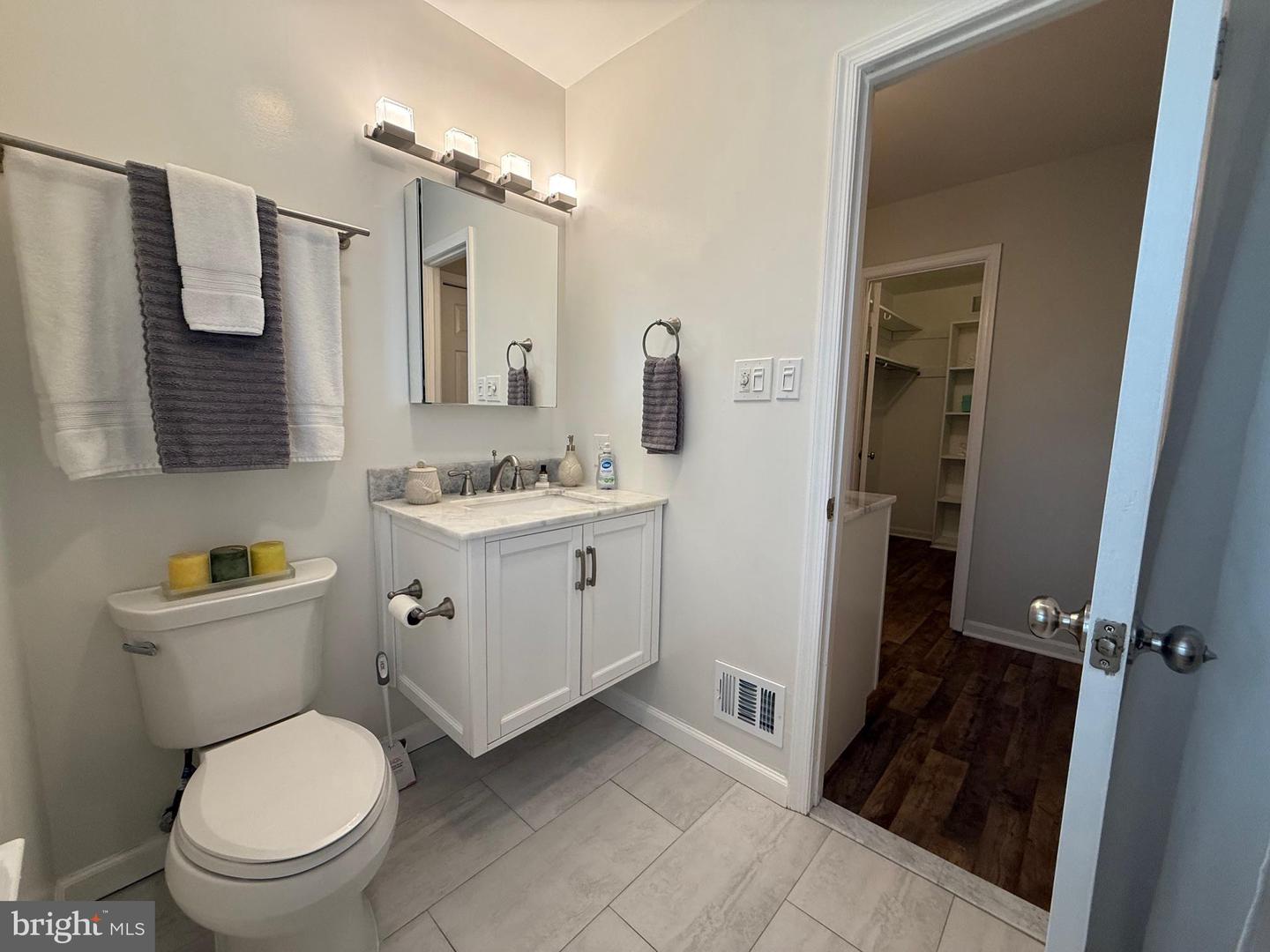 3102 BRADFORD WOOD CT, OAKTON, Virginia 22124, 4 Bedrooms Bedrooms, 12 Rooms Rooms,4 BathroomsBathrooms,Residential,For sale,3102 BRADFORD WOOD CT,VAFX2260278 MLS # VAFX2260278