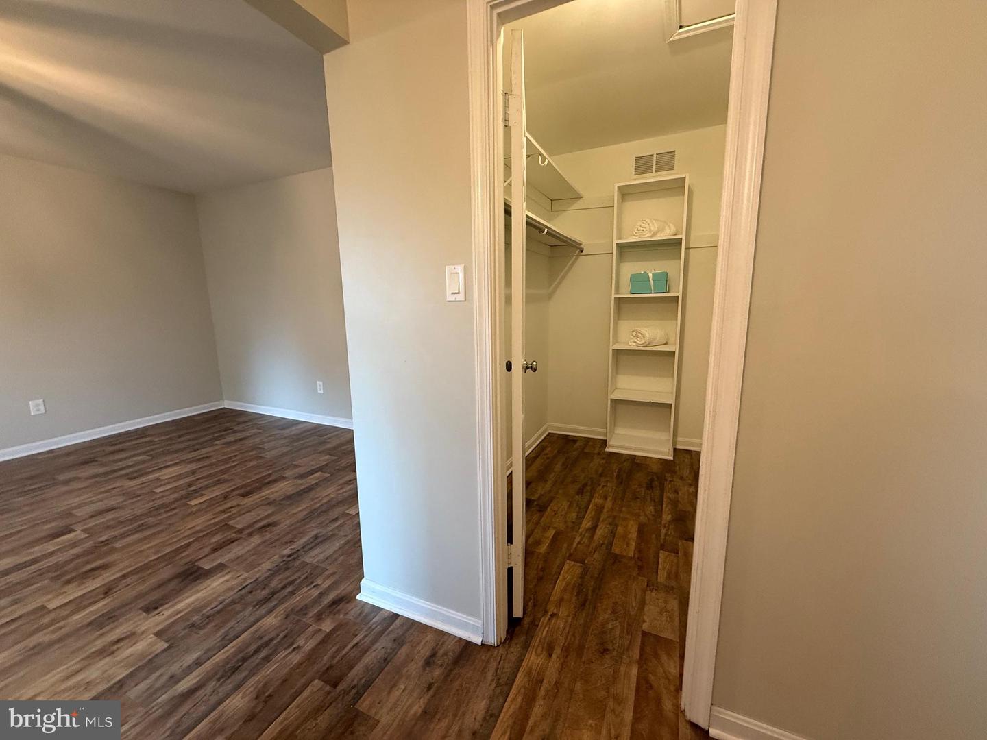 3102 BRADFORD WOOD CT, OAKTON, Virginia 22124, 4 Bedrooms Bedrooms, 12 Rooms Rooms,4 BathroomsBathrooms,Residential,For sale,3102 BRADFORD WOOD CT,VAFX2260278 MLS # VAFX2260278