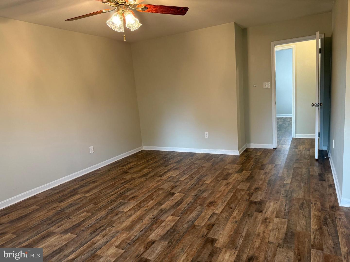 3102 BRADFORD WOOD CT, OAKTON, Virginia 22124, 4 Bedrooms Bedrooms, 12 Rooms Rooms,4 BathroomsBathrooms,Residential,For sale,3102 BRADFORD WOOD CT,VAFX2260278 MLS # VAFX2260278