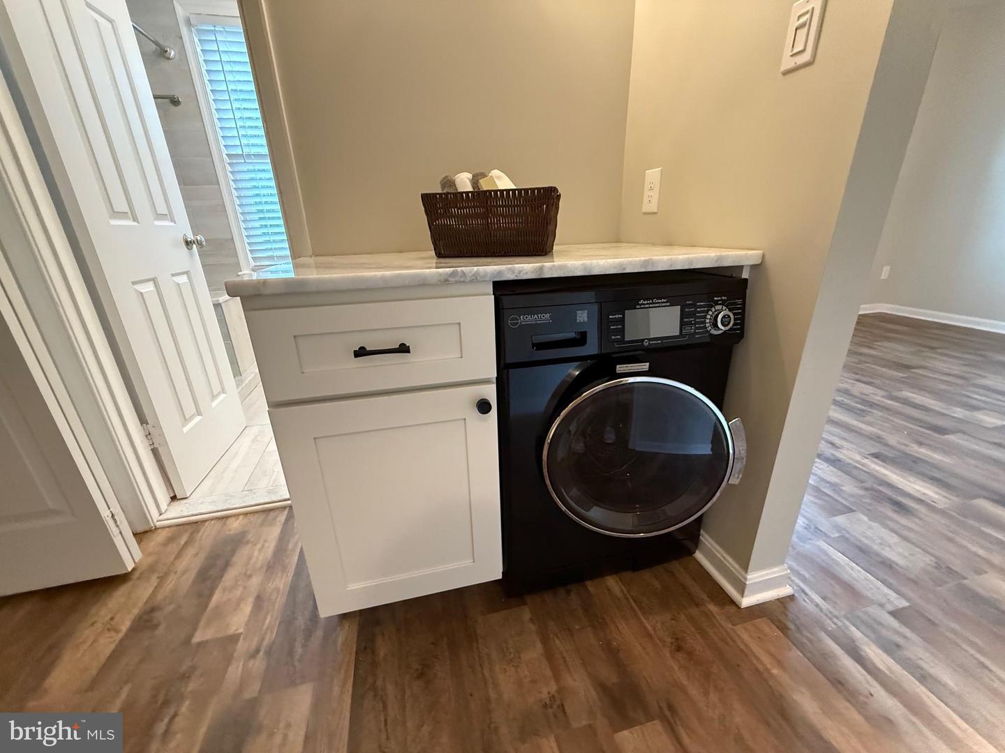 3102 BRADFORD WOOD CT, OAKTON, Virginia 22124, 4 Bedrooms Bedrooms, 12 Rooms Rooms,4 BathroomsBathrooms,Residential,For sale,3102 BRADFORD WOOD CT,VAFX2260278 MLS # VAFX2260278
