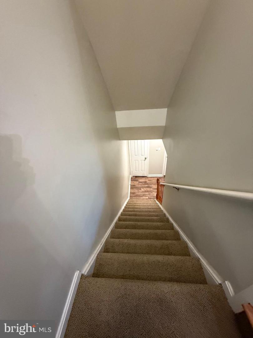 3102 BRADFORD WOOD CT, OAKTON, Virginia 22124, 4 Bedrooms Bedrooms, 12 Rooms Rooms,4 BathroomsBathrooms,Residential,For sale,3102 BRADFORD WOOD CT,VAFX2260278 MLS # VAFX2260278