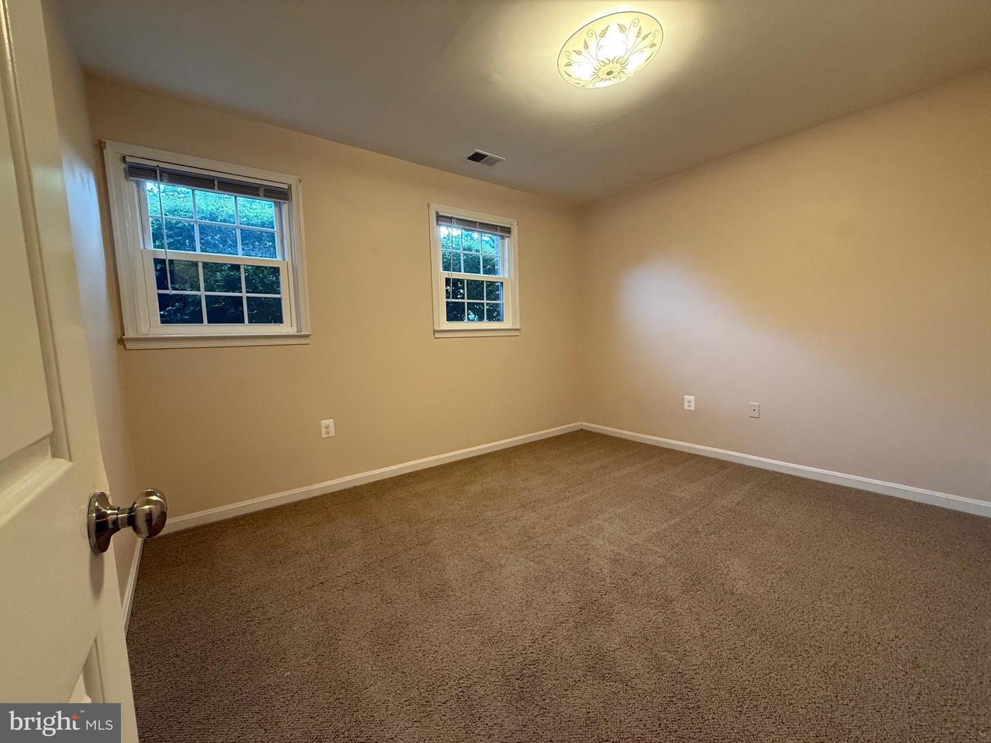 3102 BRADFORD WOOD CT, OAKTON, Virginia 22124, 4 Bedrooms Bedrooms, 12 Rooms Rooms,4 BathroomsBathrooms,Residential,For sale,3102 BRADFORD WOOD CT,VAFX2260278 MLS # VAFX2260278