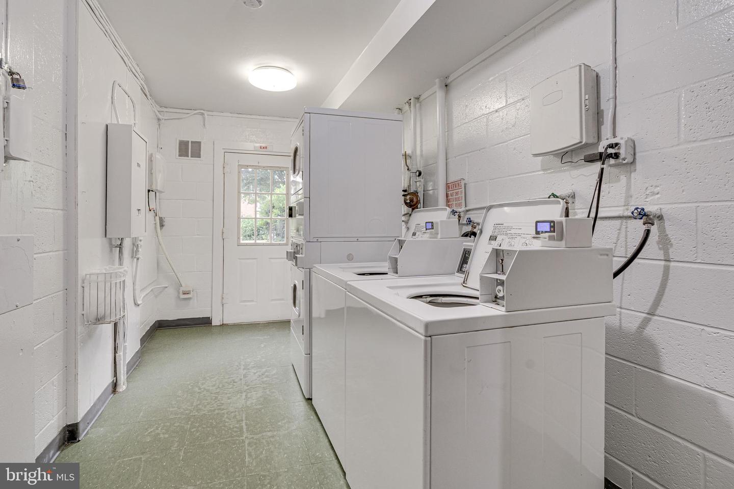 9473 FAIRFAX BLVD #104, FAIRFAX, Virginia 22031, 2 Bedrooms Bedrooms, ,1 BathroomBathrooms,Residential,For sale,9473 FAIRFAX BLVD #104,VAFC2006760 MLS # VAFC2006760