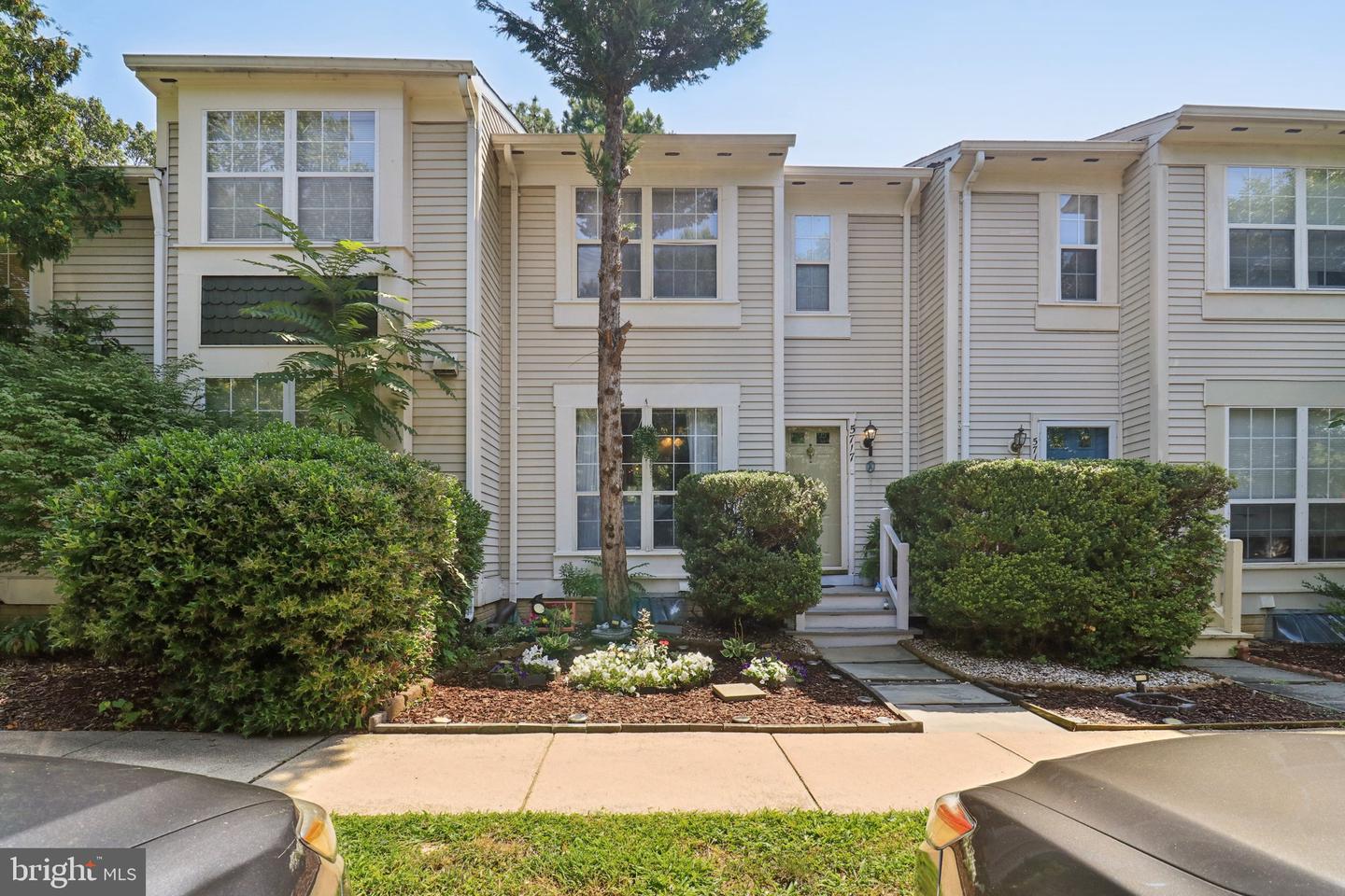 5717 EVERGREEN KNOLL CT, ALEXANDRIA, Virginia 22303, 3 Bedrooms Bedrooms, ,3 BathroomsBathrooms,Residential,For sale,5717 EVERGREEN KNOLL CT,VAFX2260314 MLS # VAFX2260314