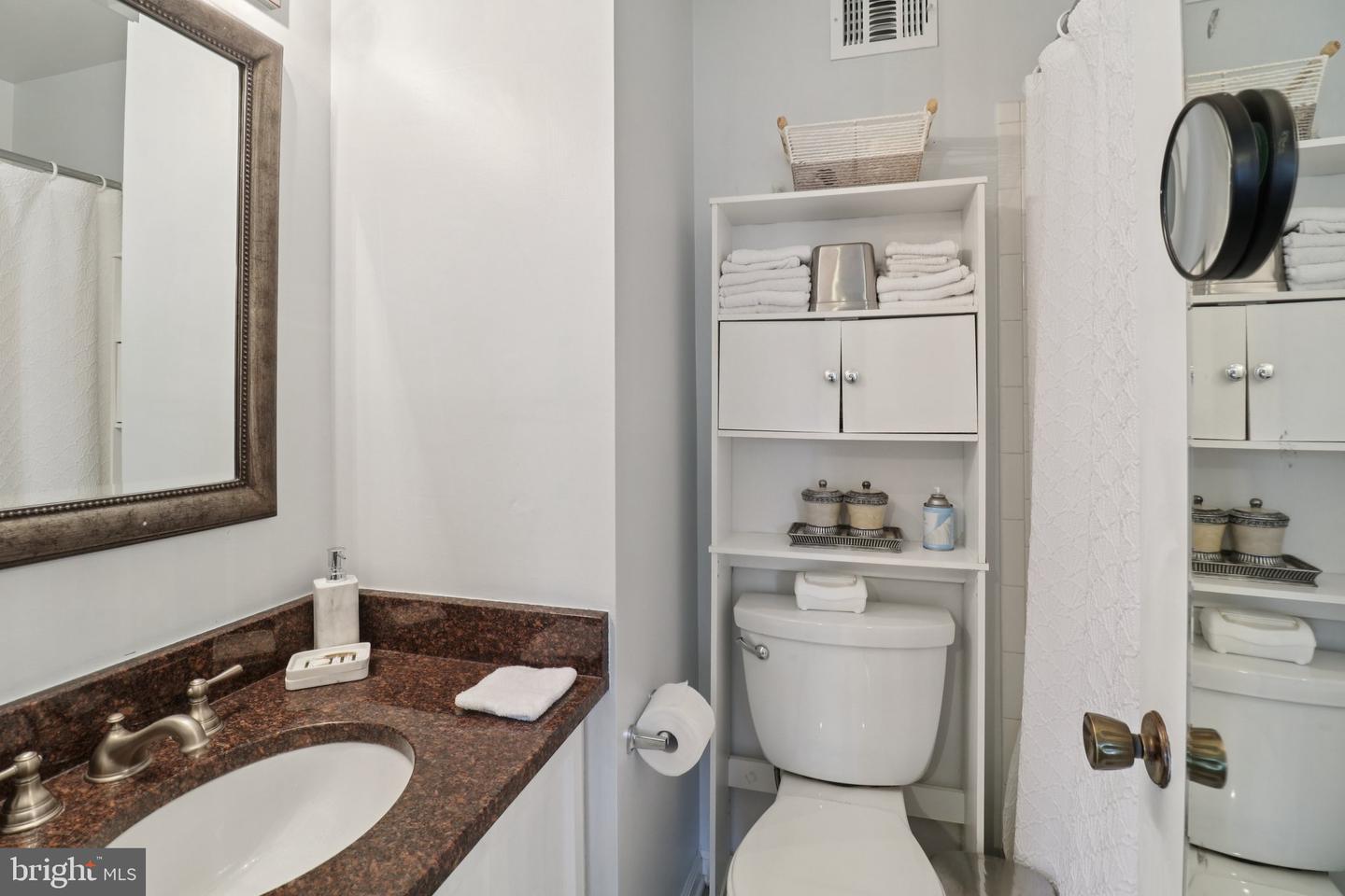 5717 EVERGREEN KNOLL CT, ALEXANDRIA, Virginia 22303, 3 Bedrooms Bedrooms, ,3 BathroomsBathrooms,Residential,For sale,5717 EVERGREEN KNOLL CT,VAFX2260314 MLS # VAFX2260314