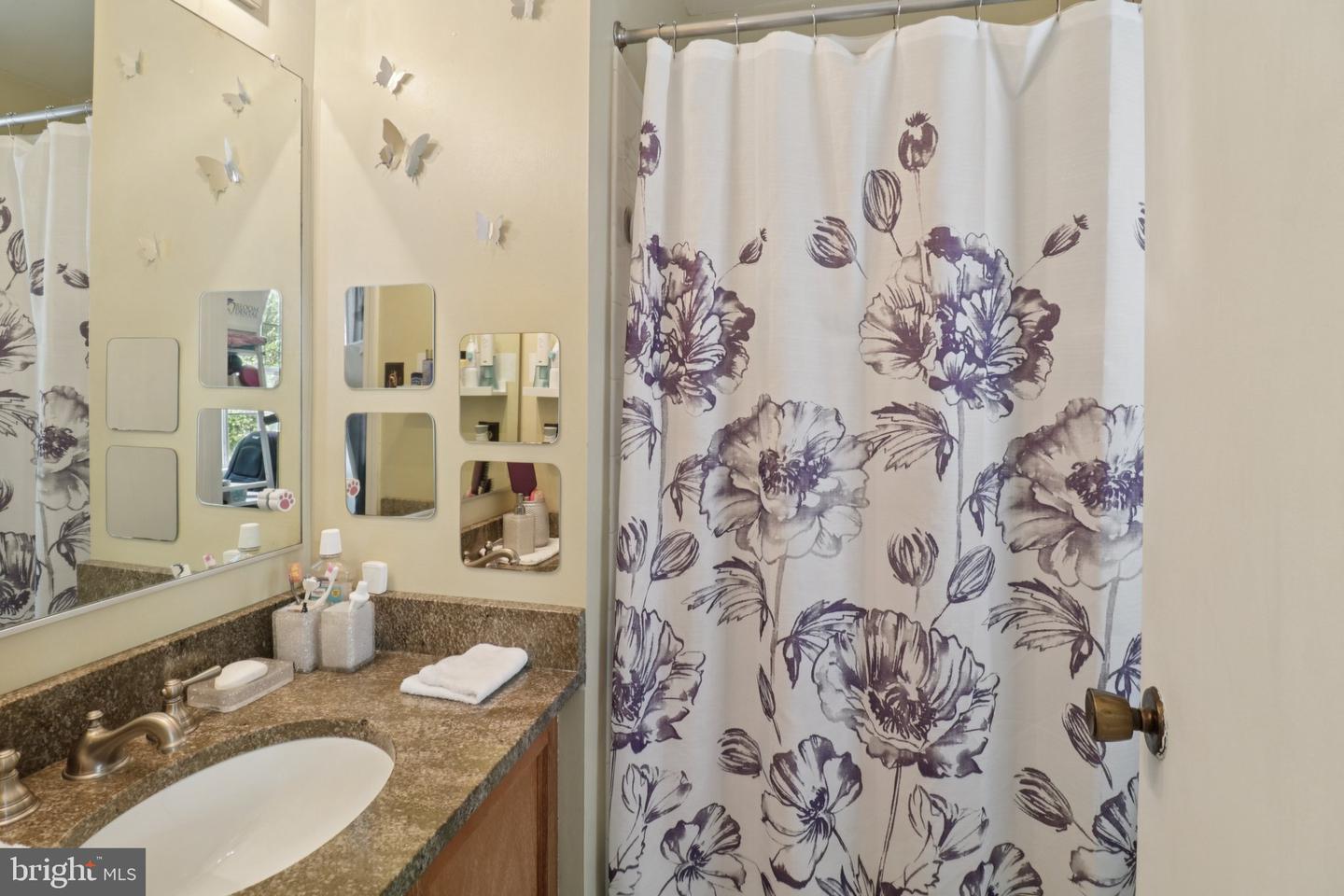 5717 EVERGREEN KNOLL CT, ALEXANDRIA, Virginia 22303, 3 Bedrooms Bedrooms, ,3 BathroomsBathrooms,Residential,For sale,5717 EVERGREEN KNOLL CT,VAFX2260314 MLS # VAFX2260314