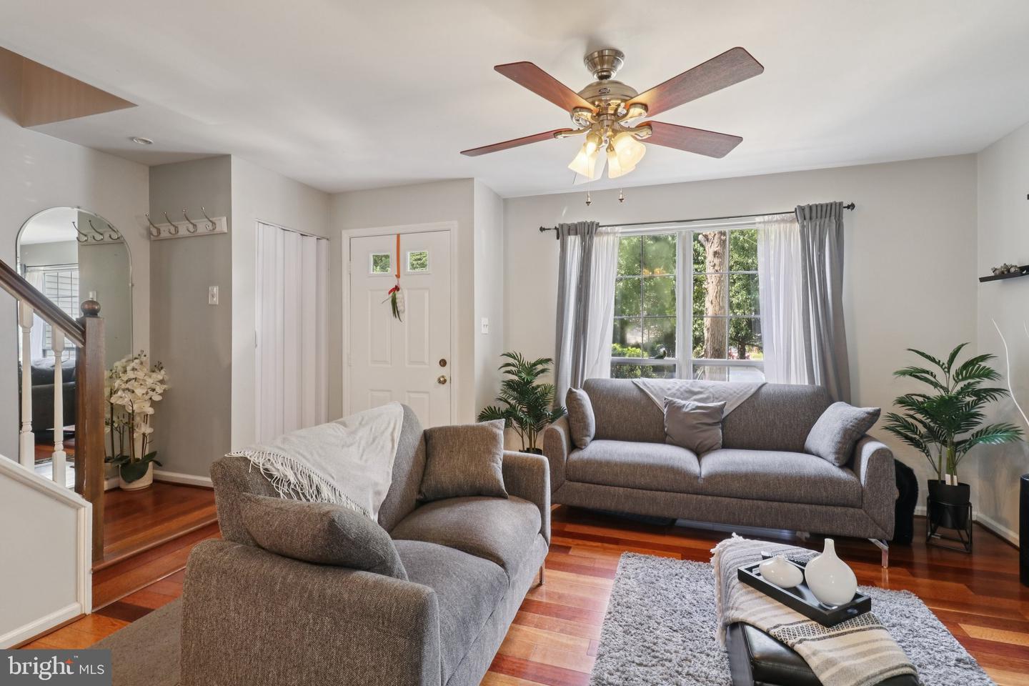 5717 EVERGREEN KNOLL CT, ALEXANDRIA, Virginia 22303, 3 Bedrooms Bedrooms, ,3 BathroomsBathrooms,Residential,For sale,5717 EVERGREEN KNOLL CT,VAFX2260314 MLS # VAFX2260314