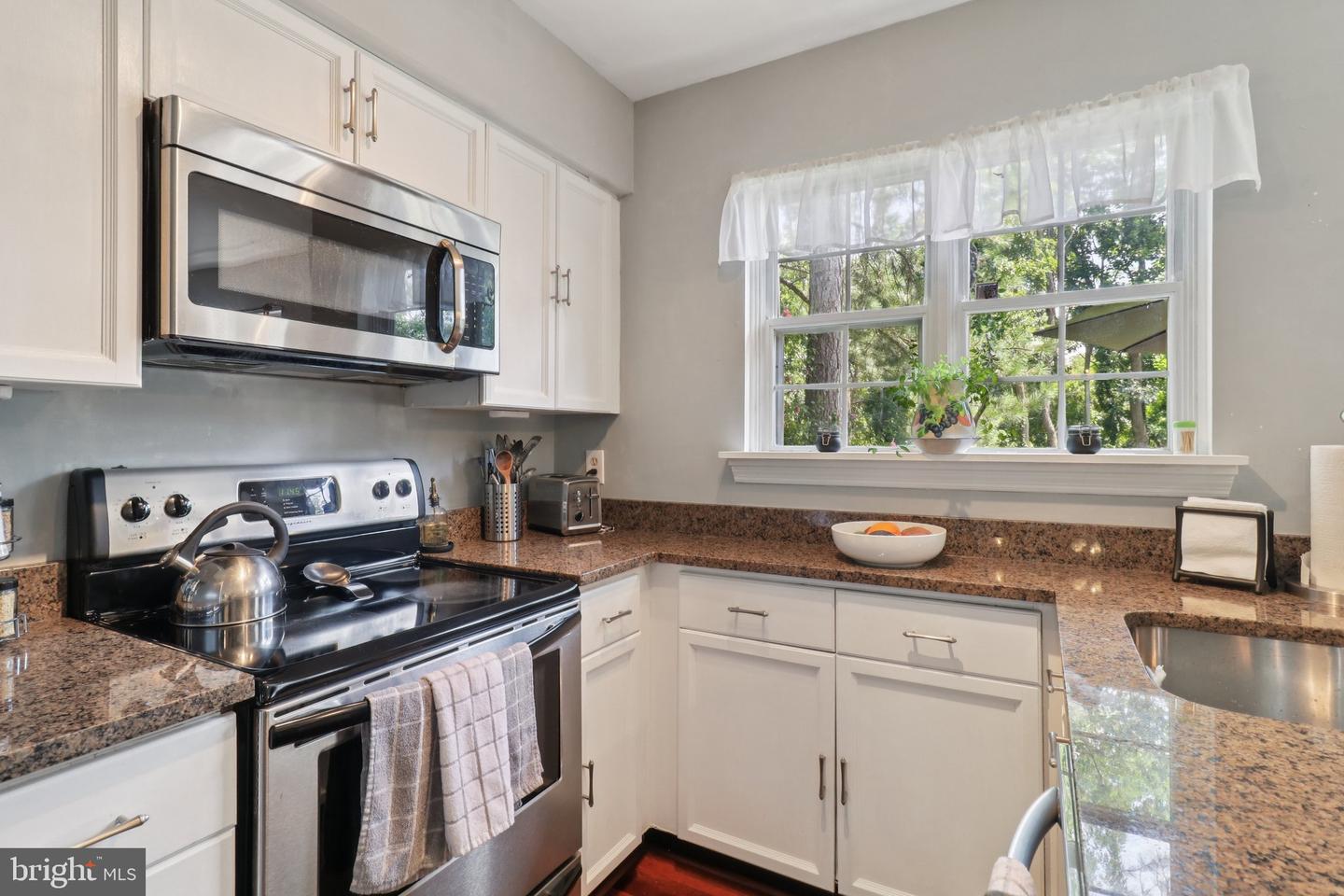 5717 EVERGREEN KNOLL CT, ALEXANDRIA, Virginia 22303, 3 Bedrooms Bedrooms, ,3 BathroomsBathrooms,Residential,For sale,5717 EVERGREEN KNOLL CT,VAFX2260314 MLS # VAFX2260314