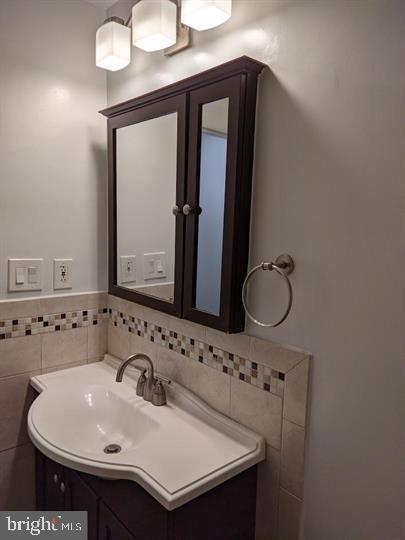 4837 RANDOLPH DR, ANNANDALE, Virginia 22003, 4 Bedrooms Bedrooms, ,3 BathroomsBathrooms,Residential,For sale,4837 RANDOLPH DR,VAFX2260316 MLS # VAFX2260316