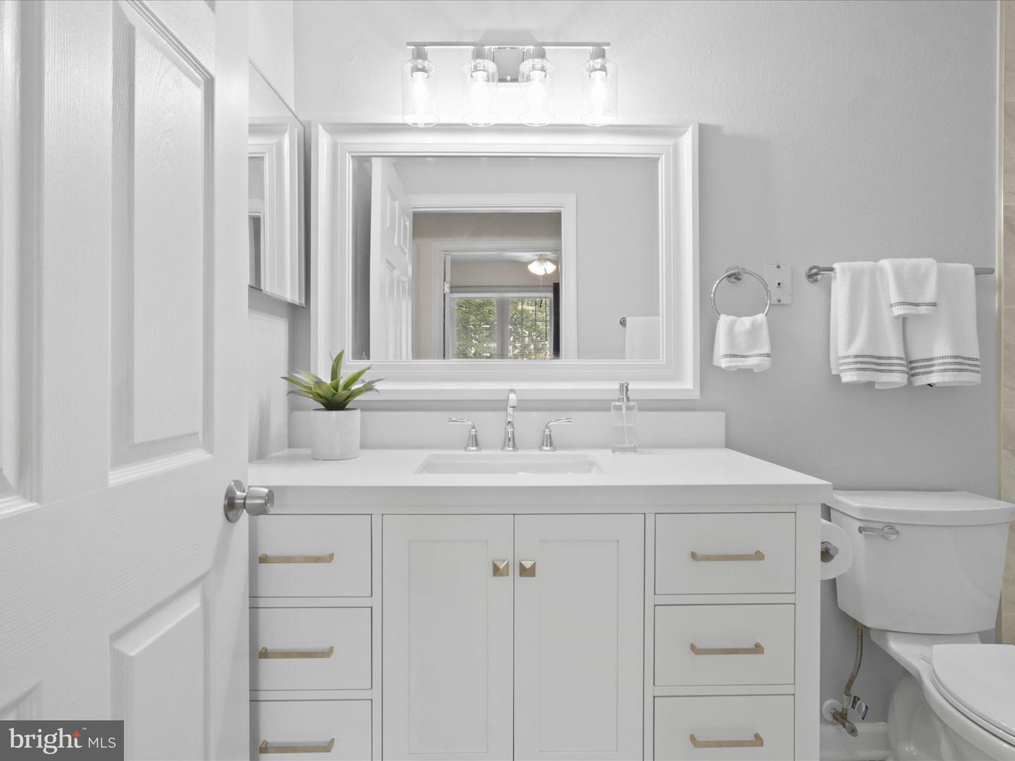 1521 SPRING GATE DR #10107, MCLEAN, Virginia 22102, 1 Bedroom Bedrooms, ,1 BathroomBathrooms,Residential,For sale,1521 SPRING GATE DR #10107,VAFX2260320 MLS # VAFX2260320